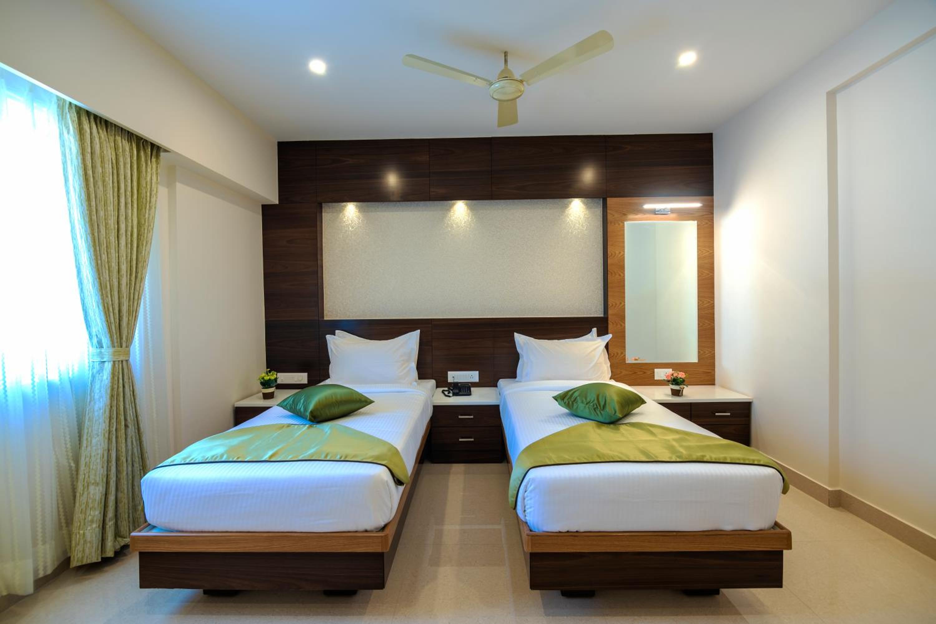 Twin Room - Photo 3