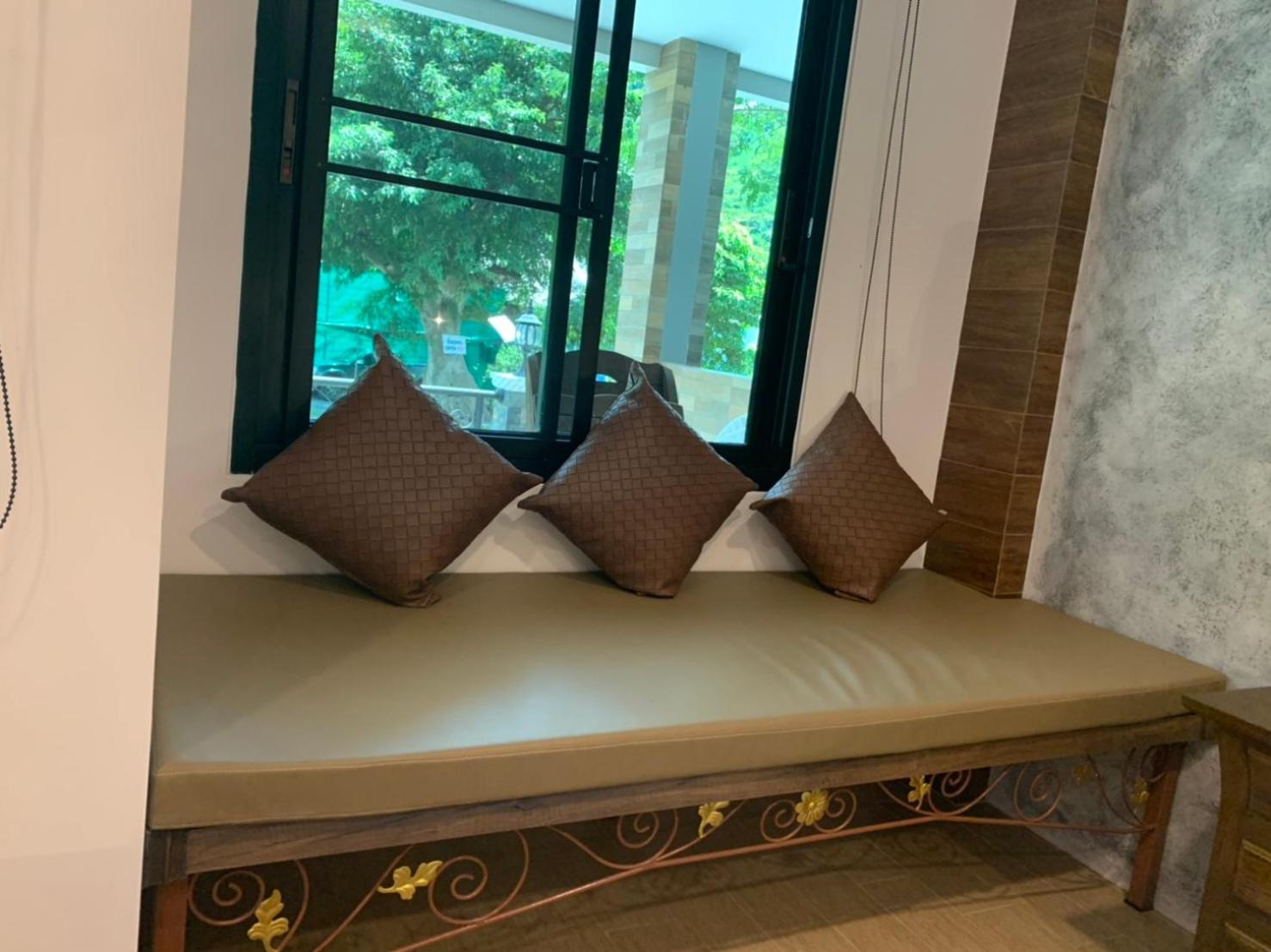 Deluxe Triple Room - Photo 10
