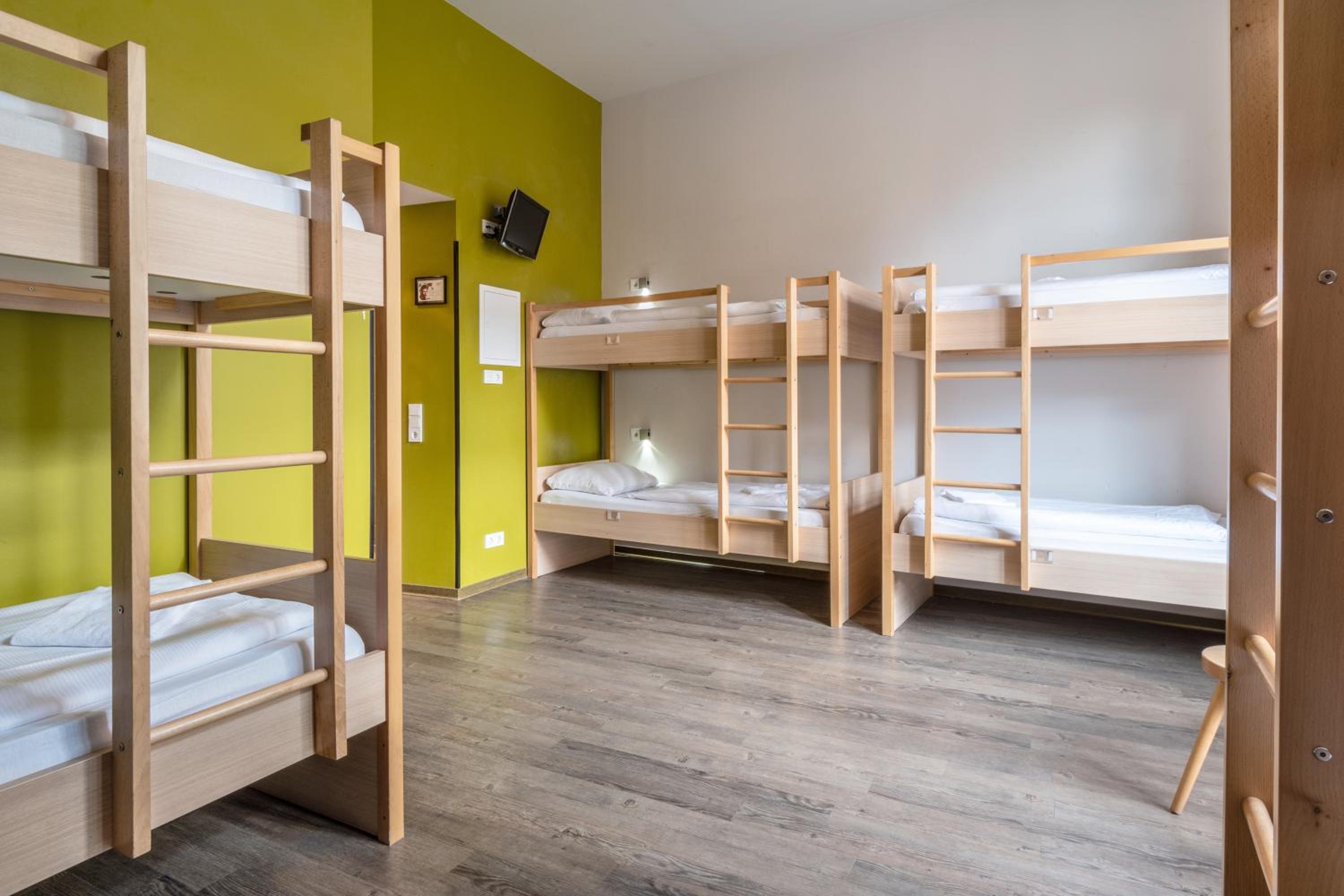 Bed in 8-Bed Mixed Dormitory Room photo 2