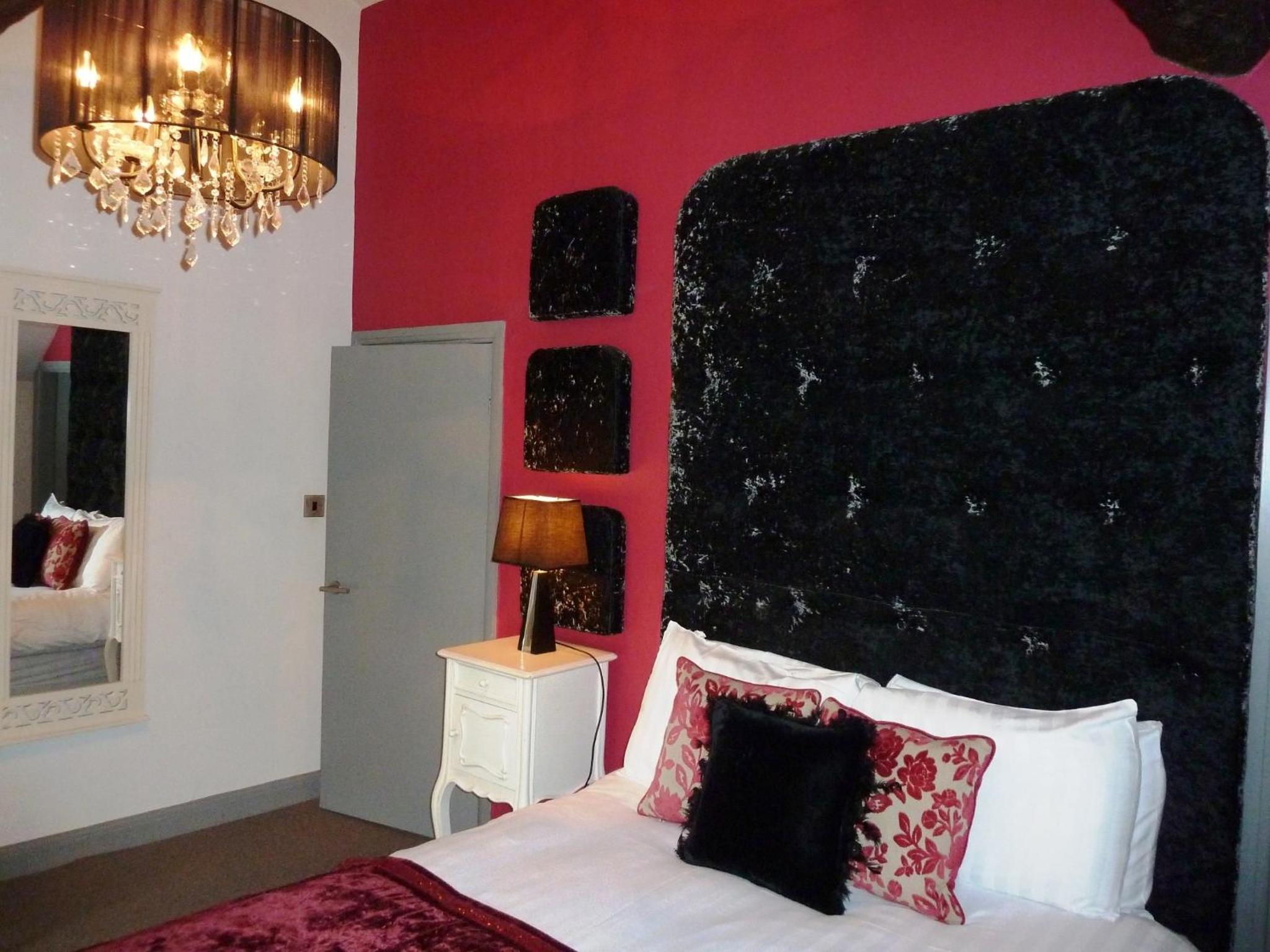 Suite - Photo 5