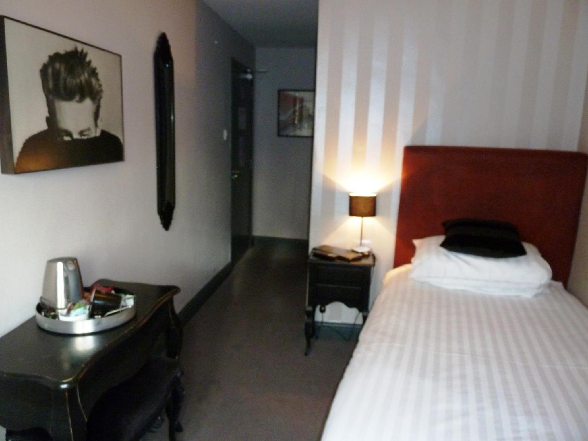 Single Room photo 3