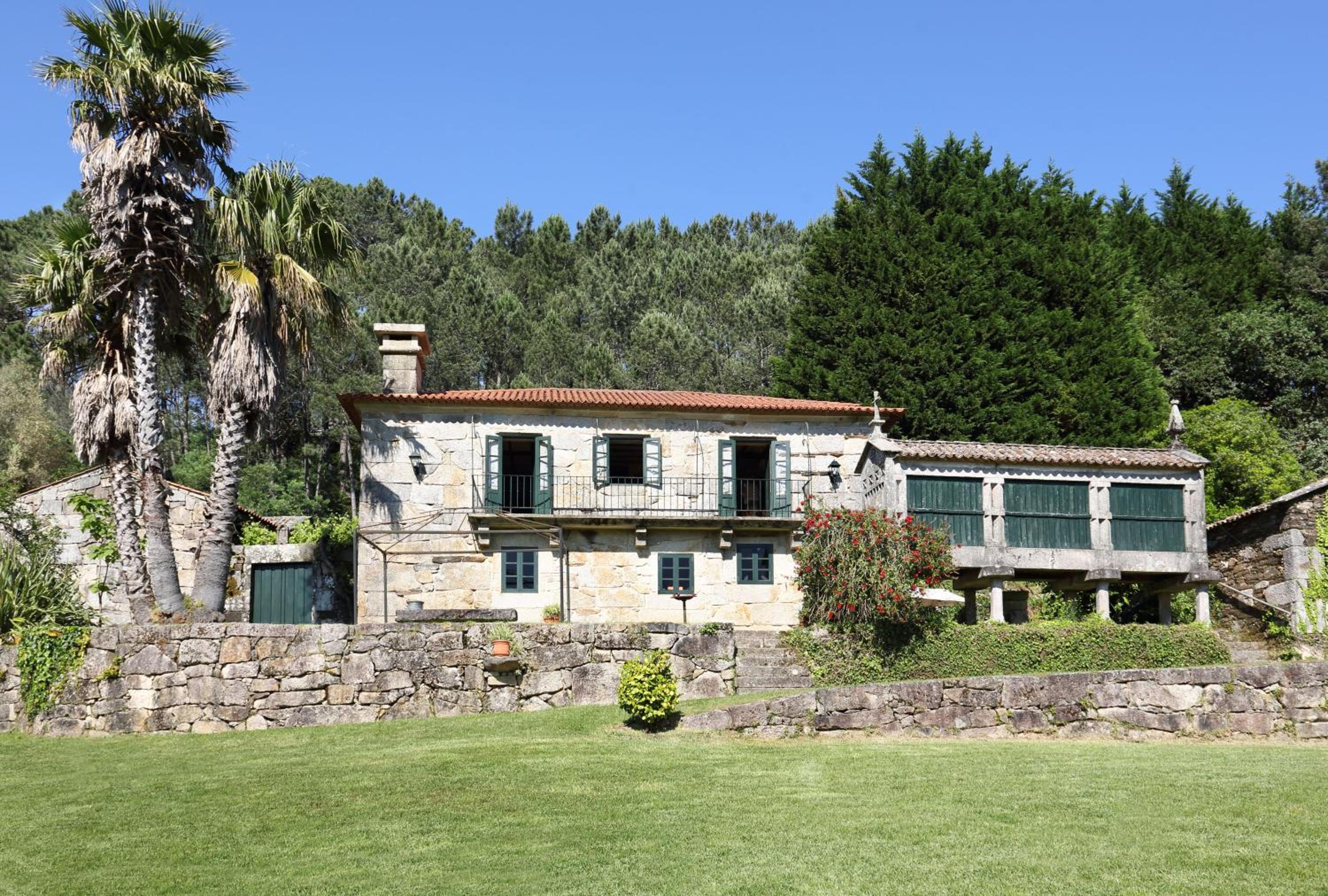 Villa photo 3