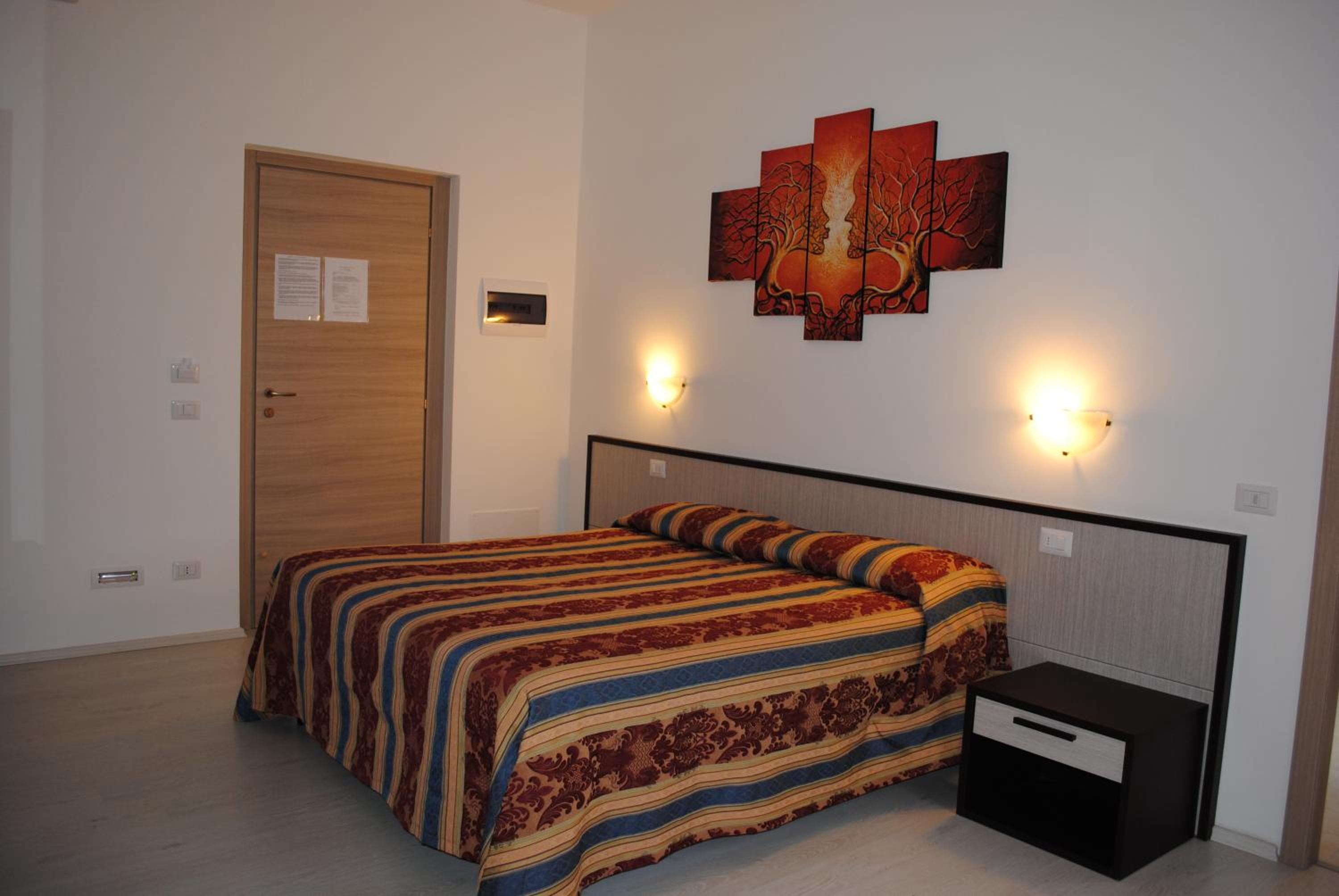 One-Bedroom Apartment - Ground Floor photo 1