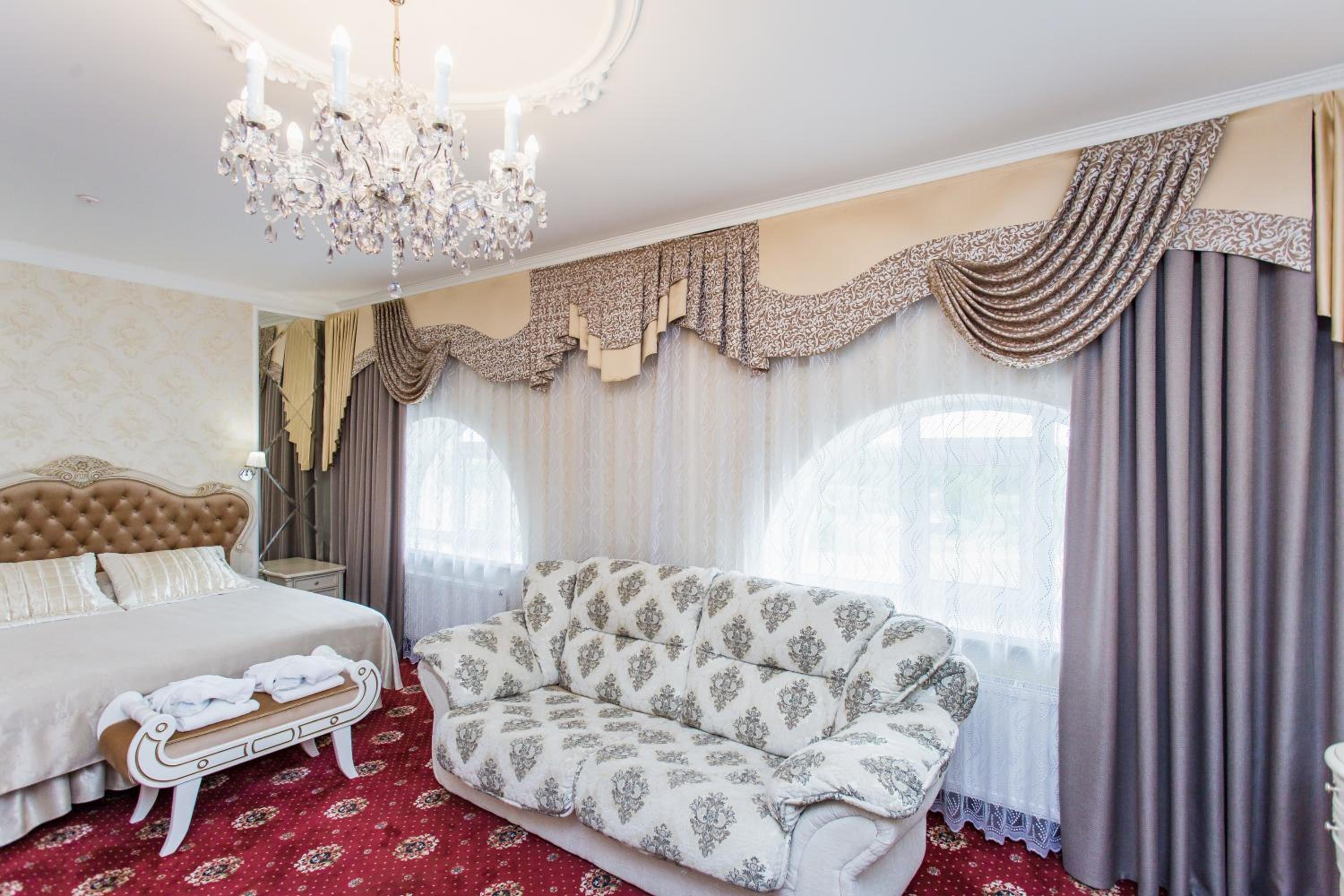 Honeymoon Room