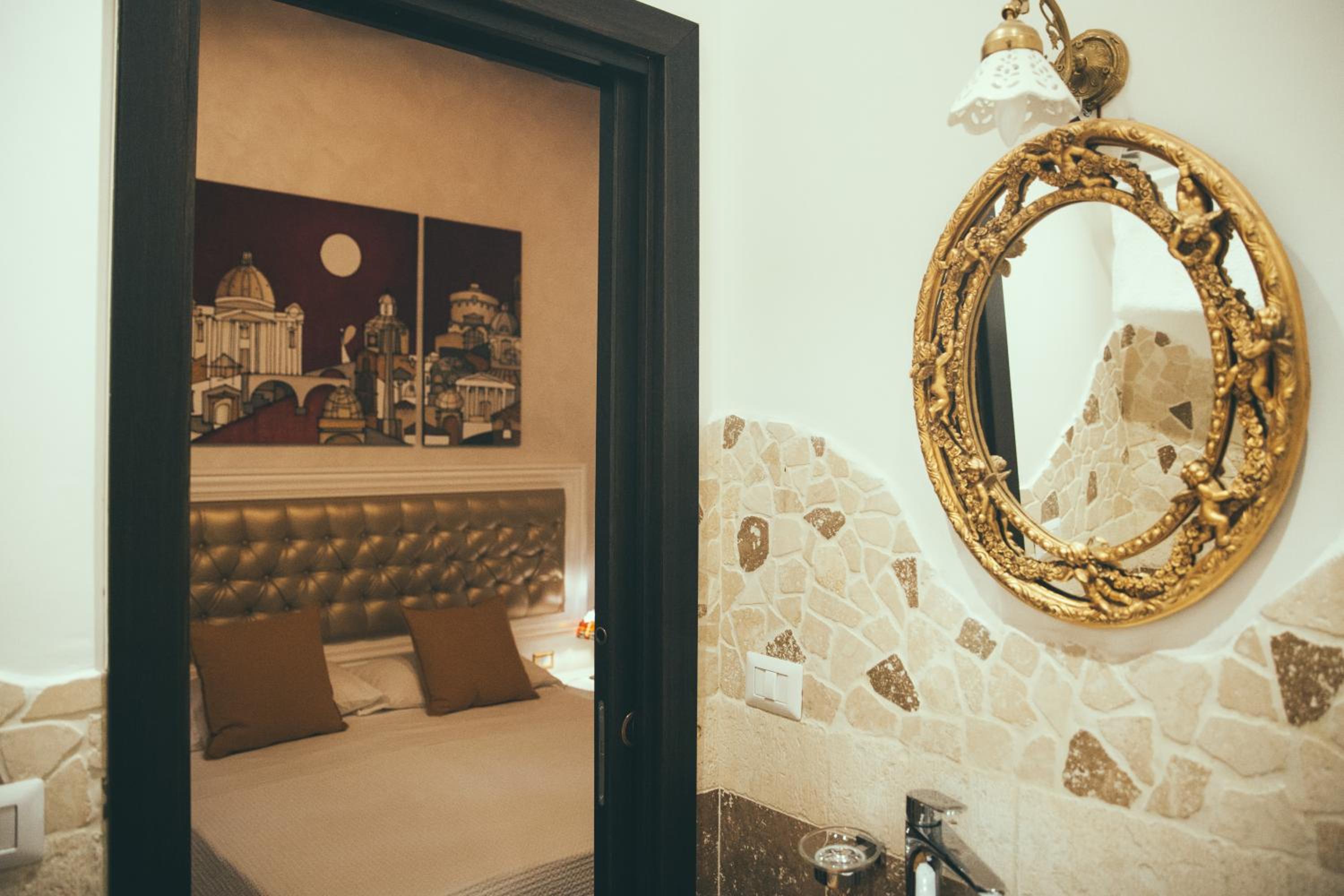Deluxe Double or Twin Room photo 3