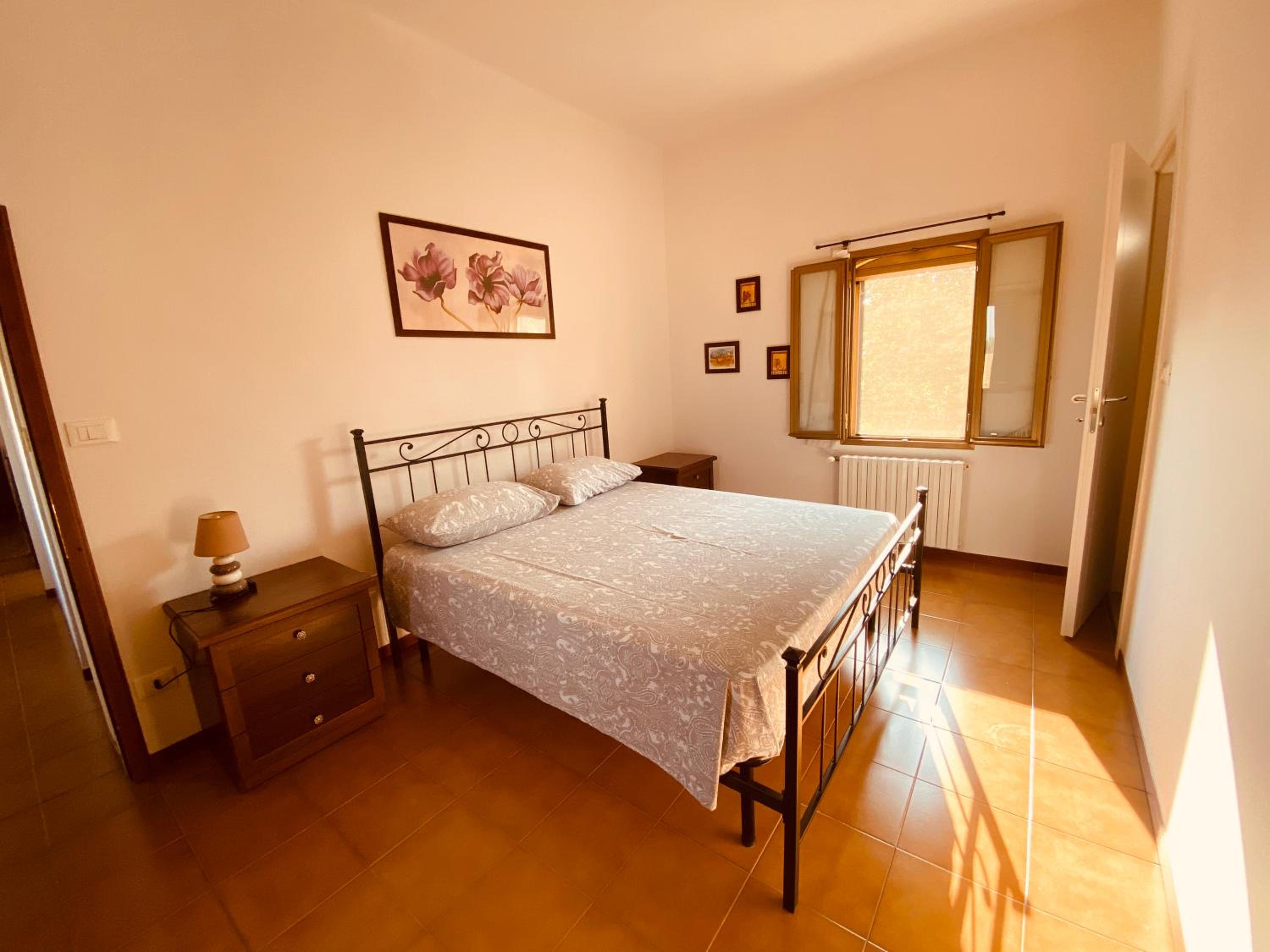 Double Room with Private Bathroom - Photo 9