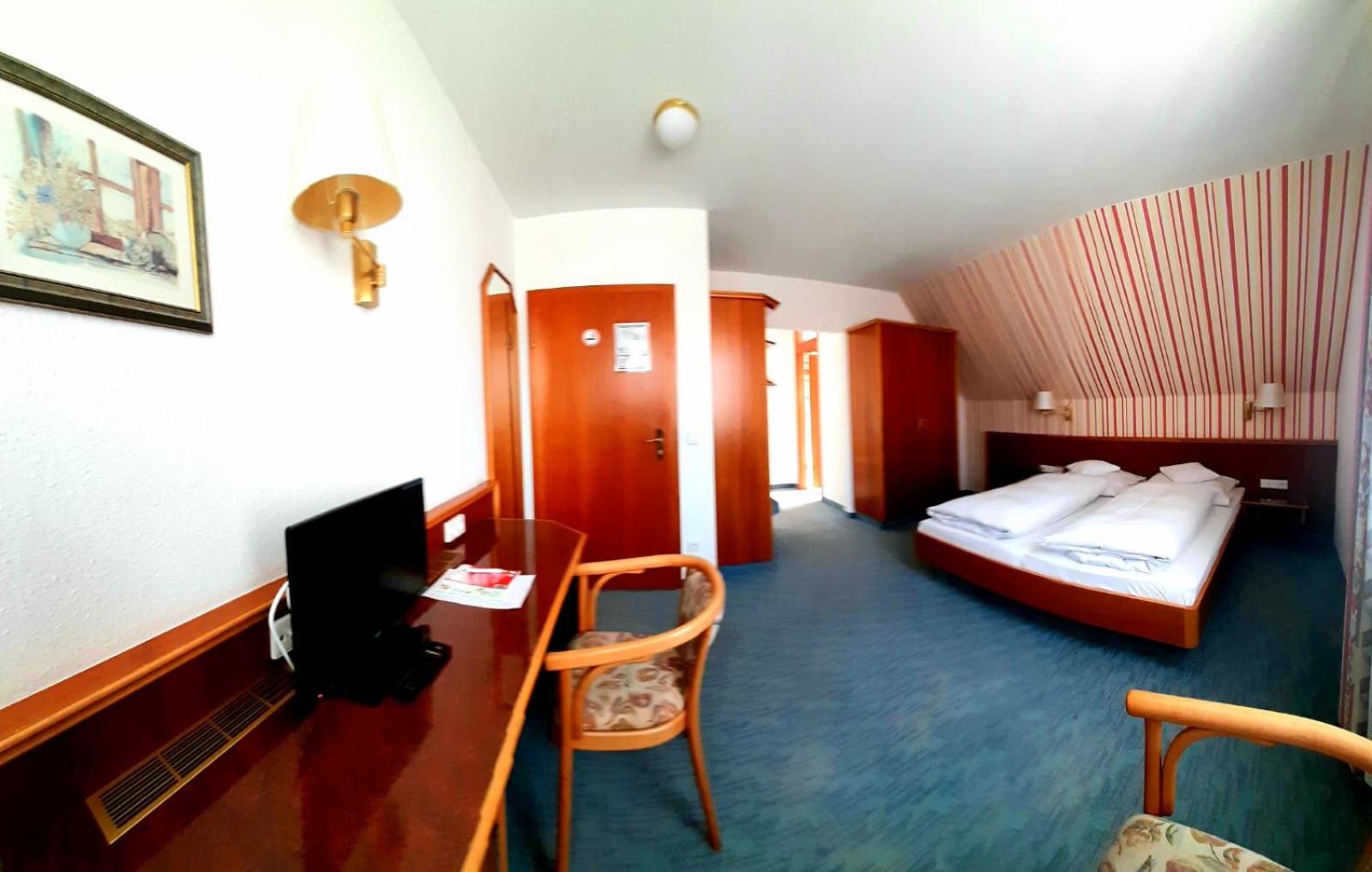 Deluxe Double Room with Shower photo 2