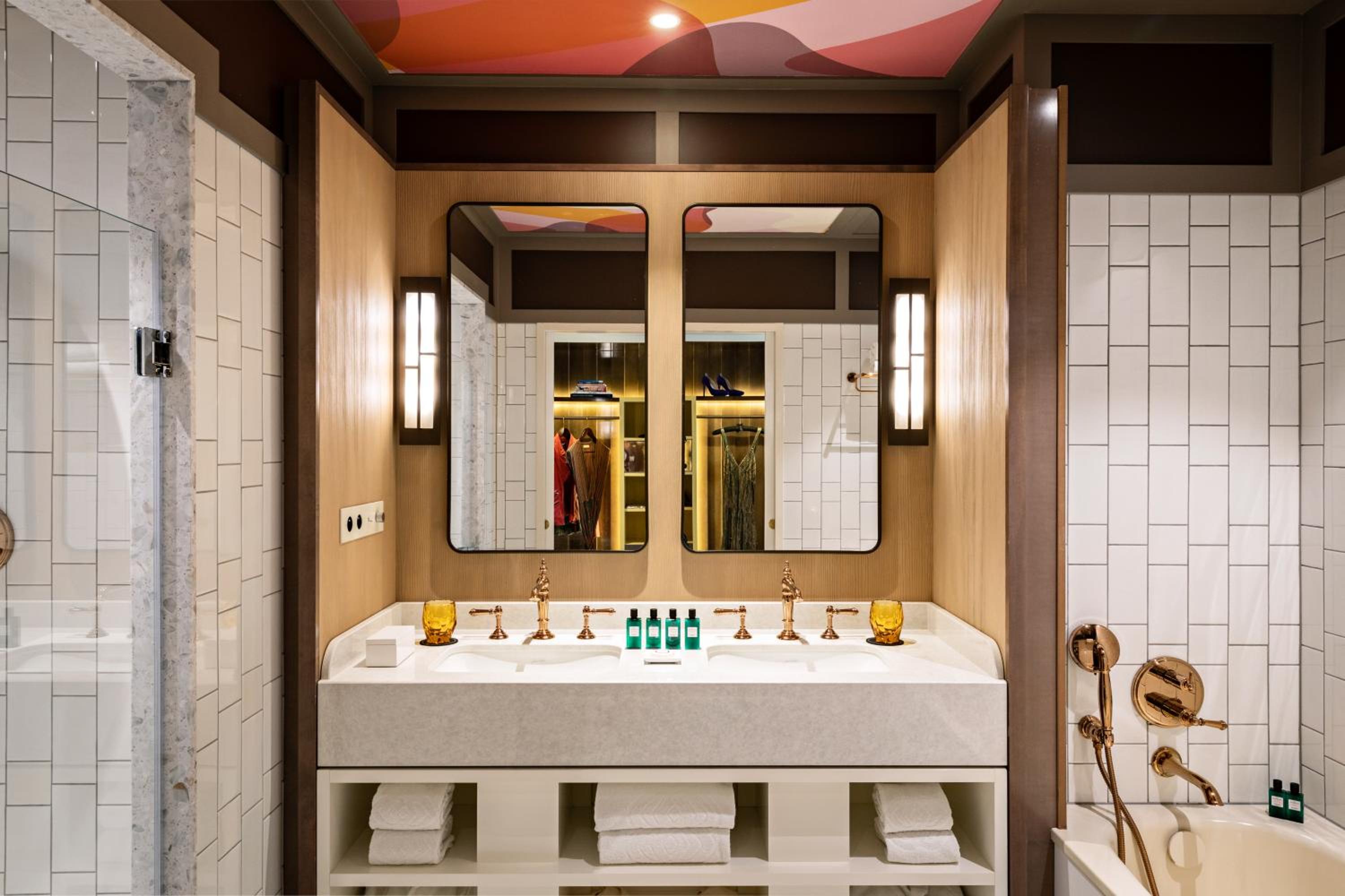 Opera Duplex King Suite with Living Room and Balcony photo 3