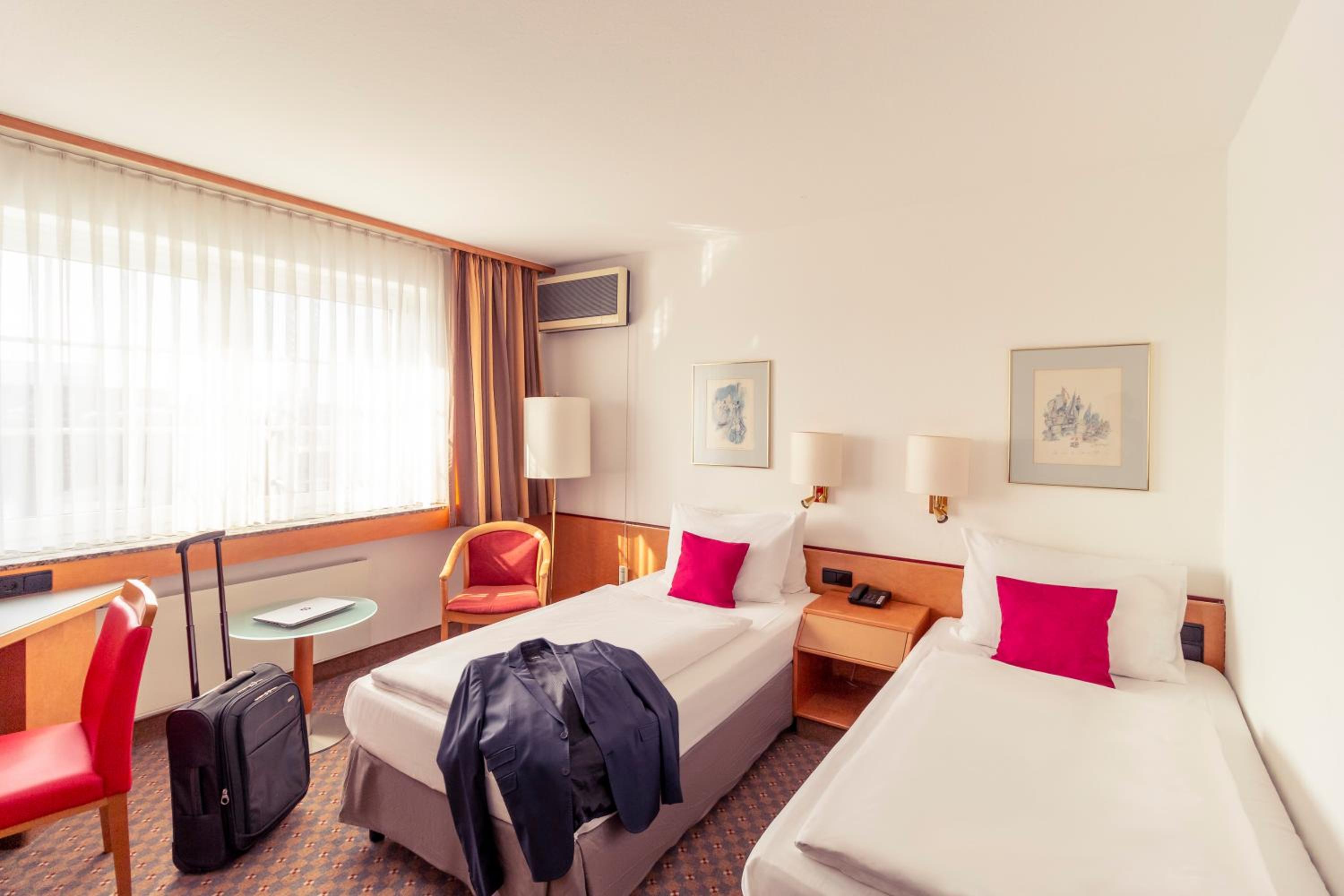 Privilege Twin Room - Photo 3