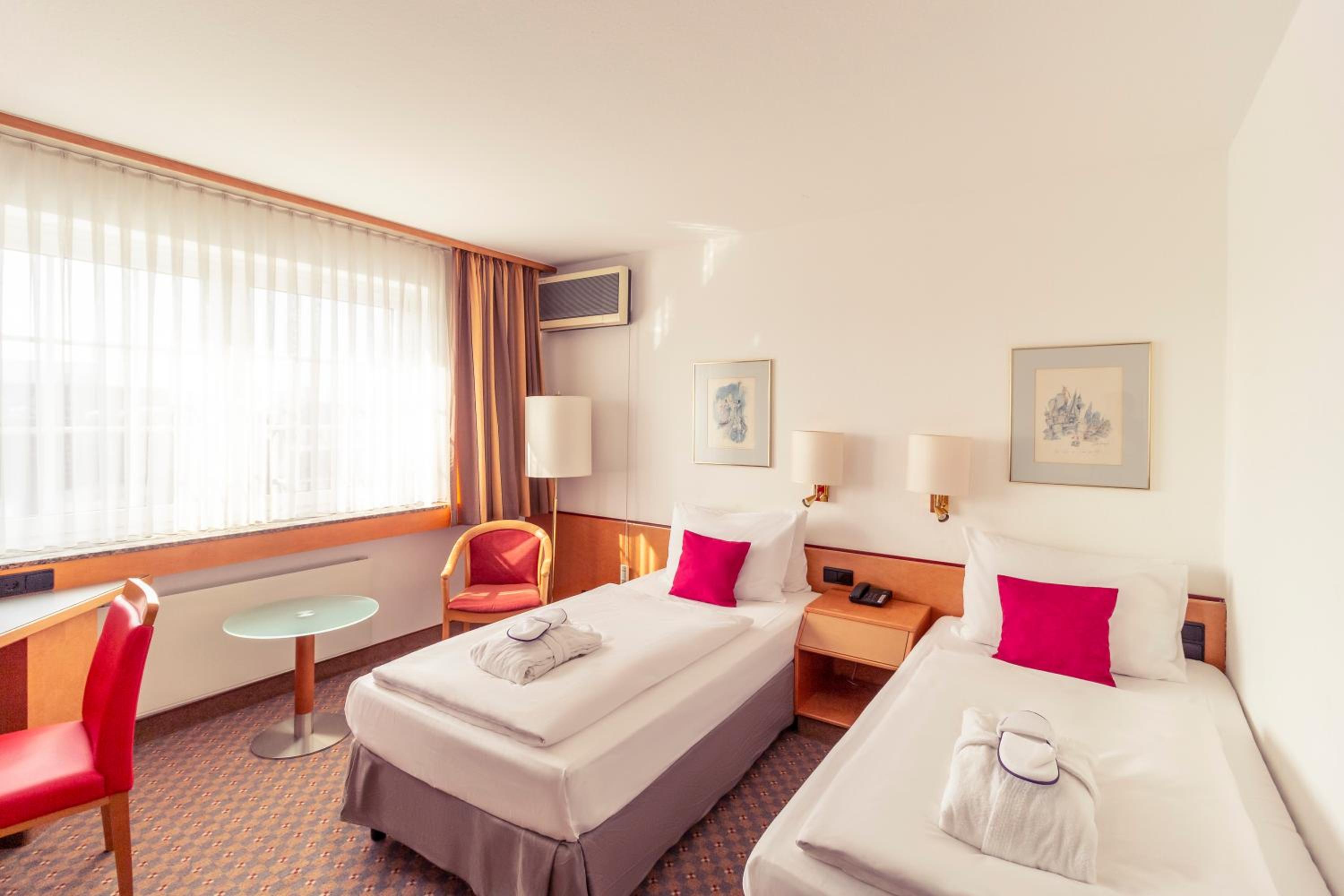 Privilege Twin Room - Photo 1