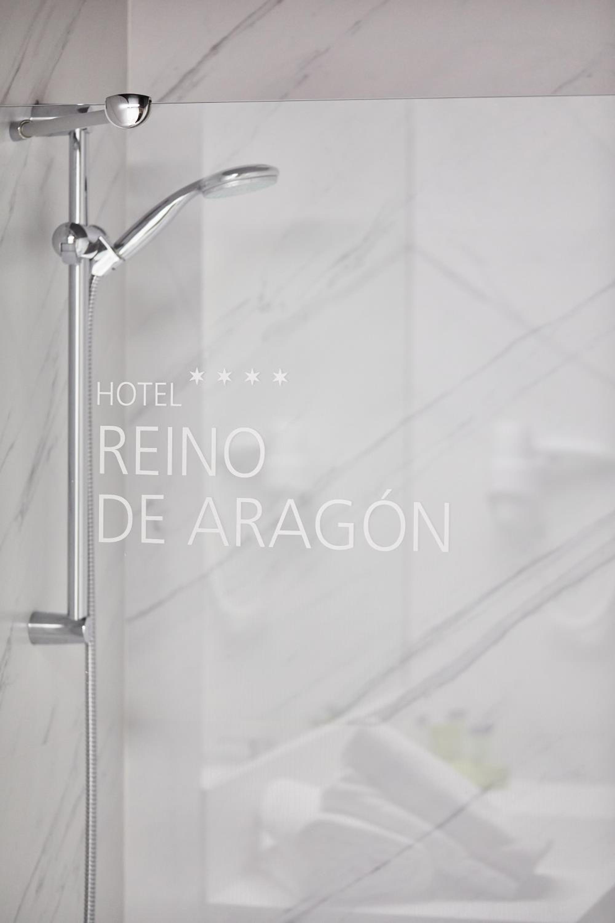Double or Twin Room with Terrace - Photo 7