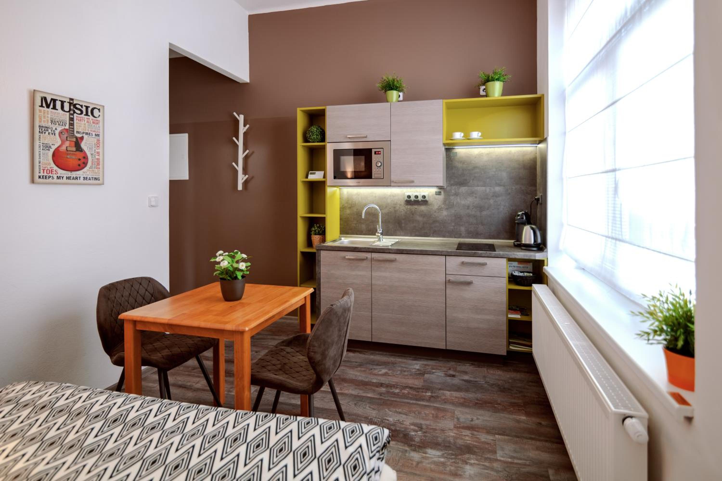 Studio Apartment - Photo 5