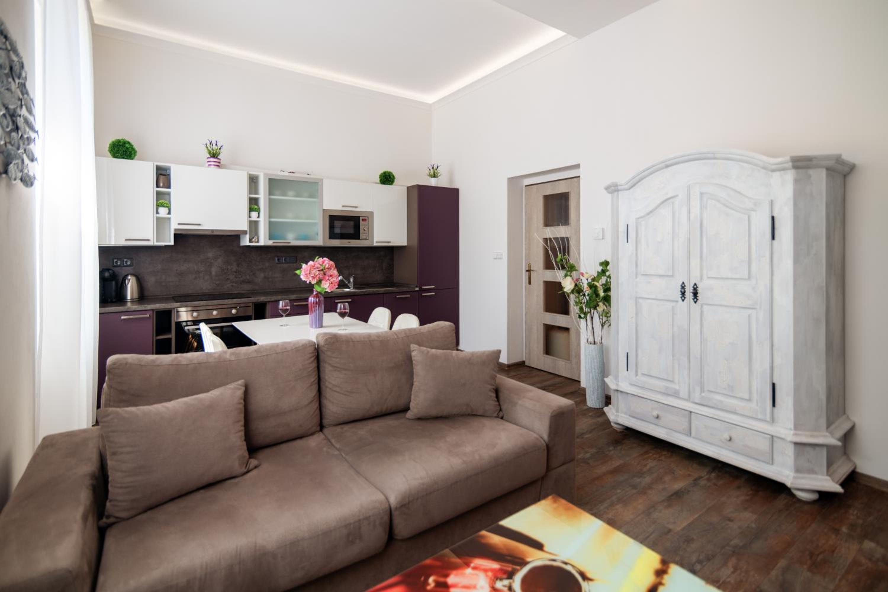 One-Bedroom Apartment (4 Adults) - Photo 3