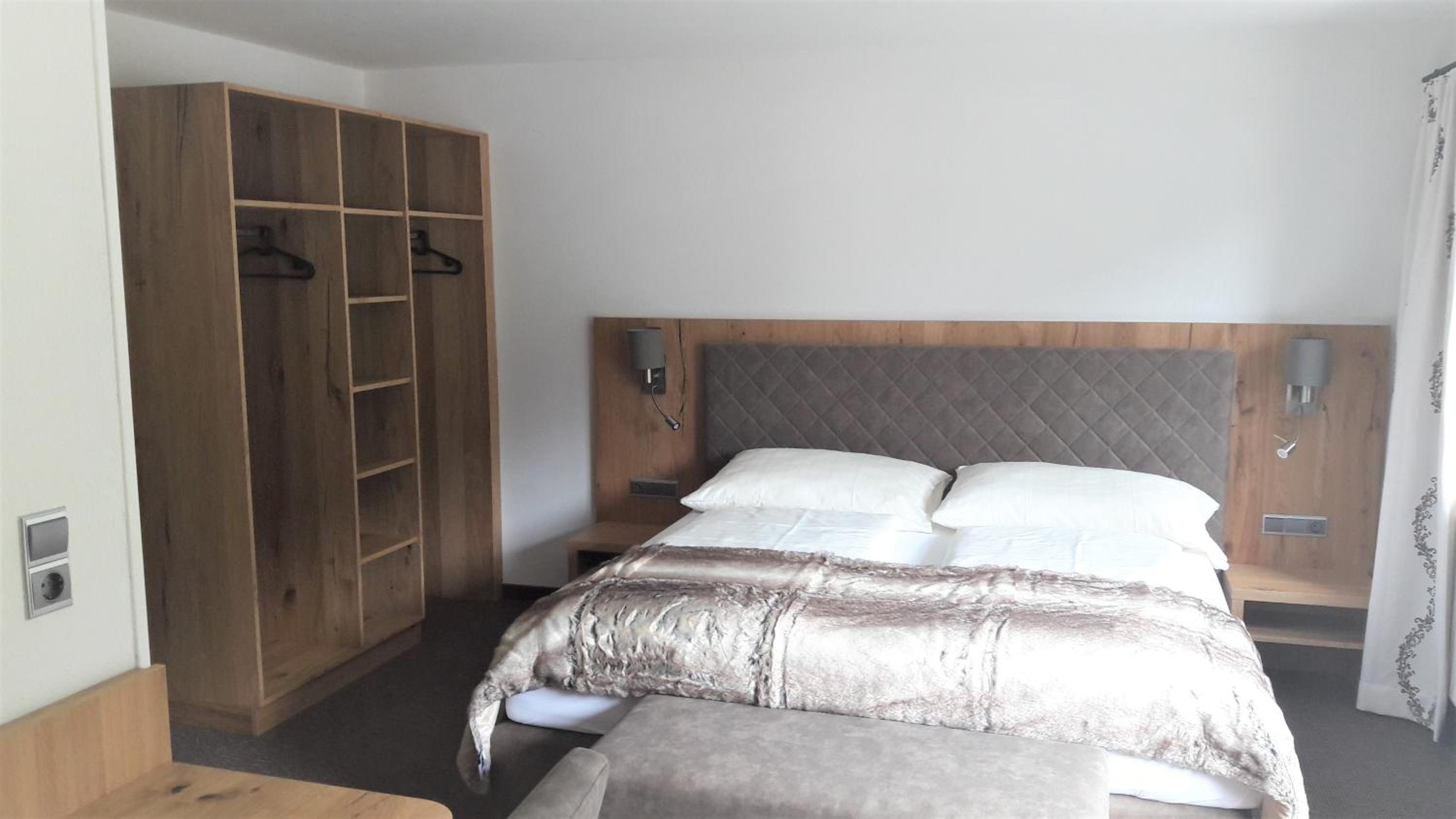 Deluxe Double or Twin Room with Balcony photo 3