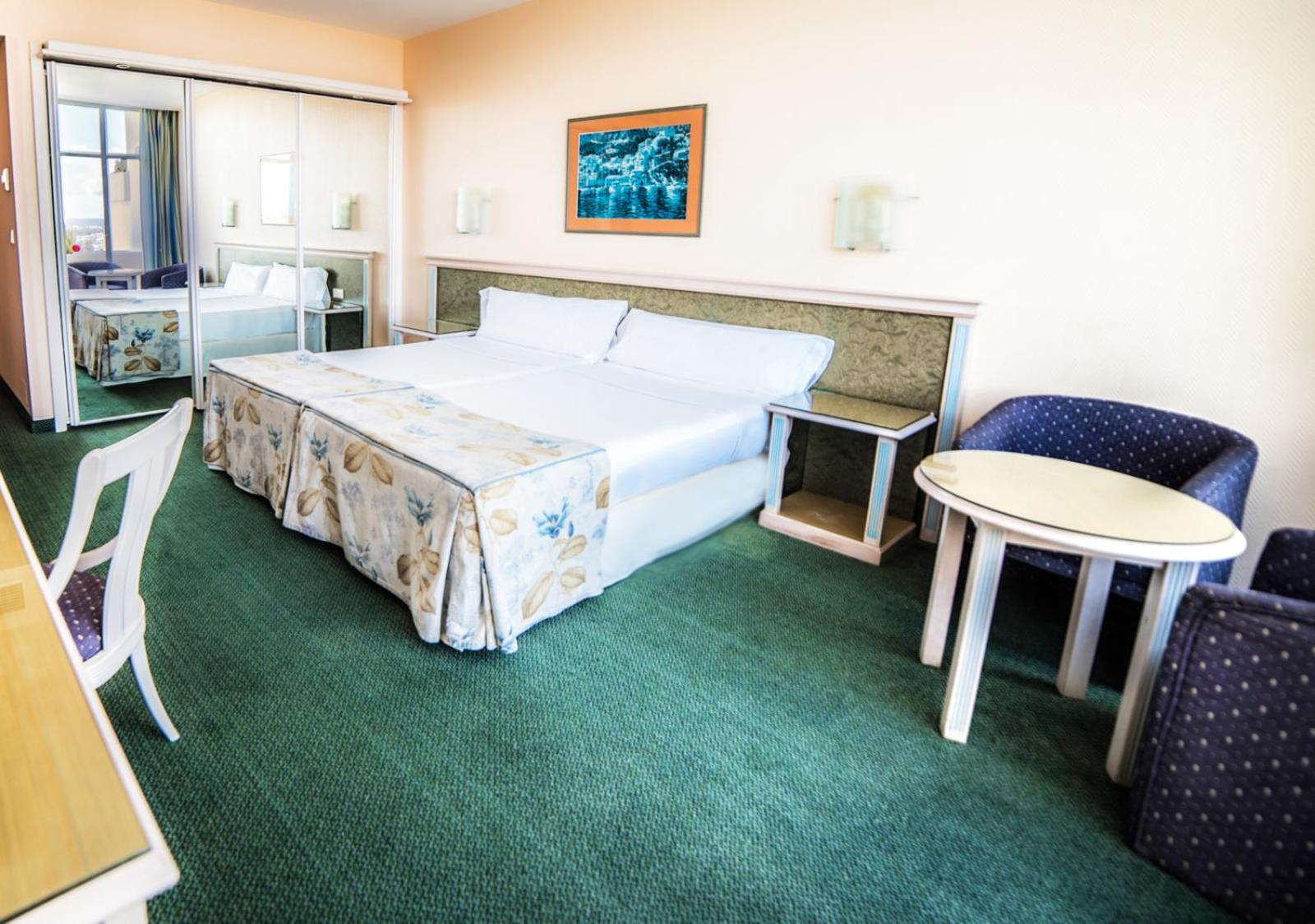 Double or Twin Room thumbnail 6