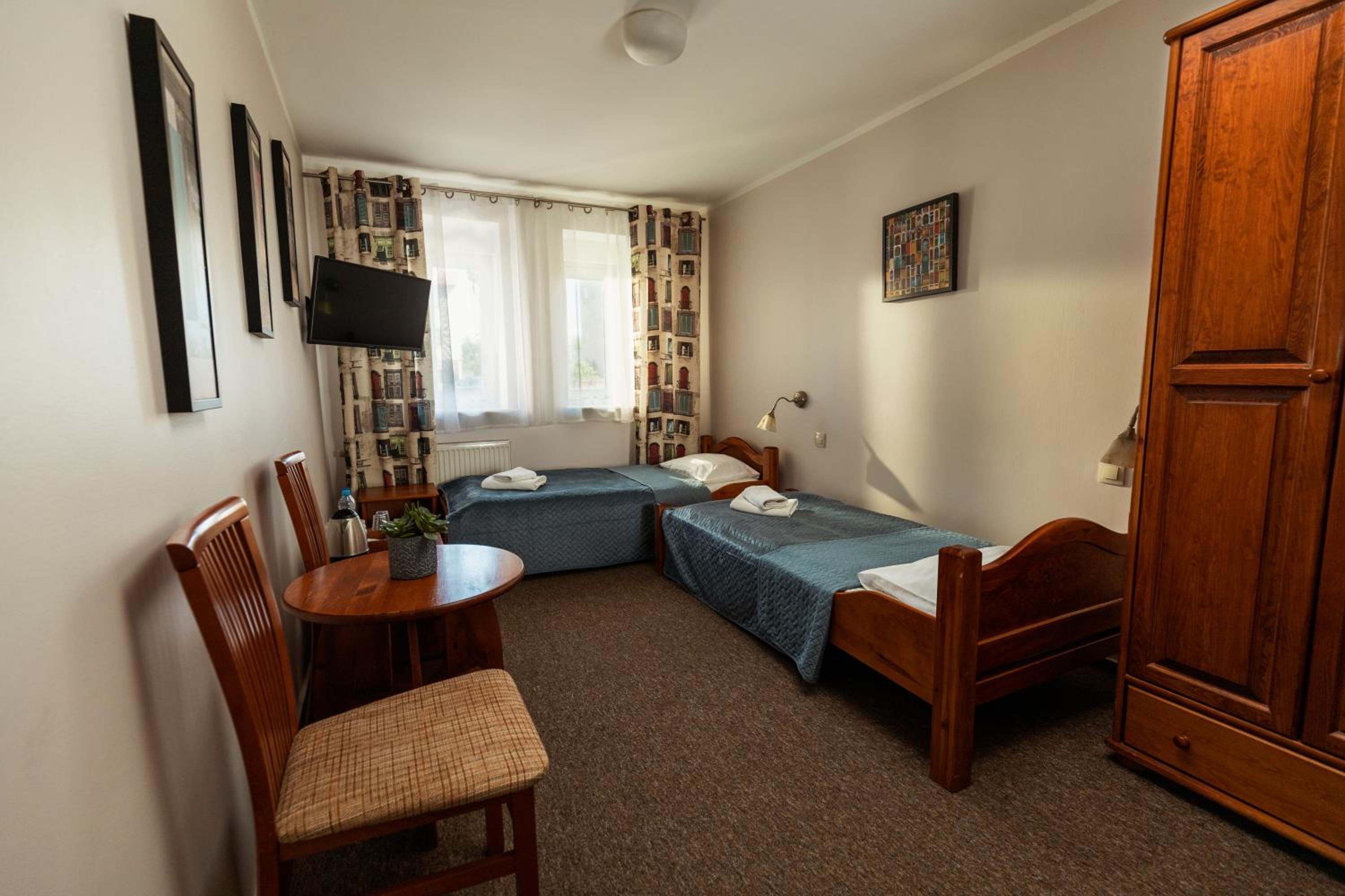 Twin Room - Photo 1