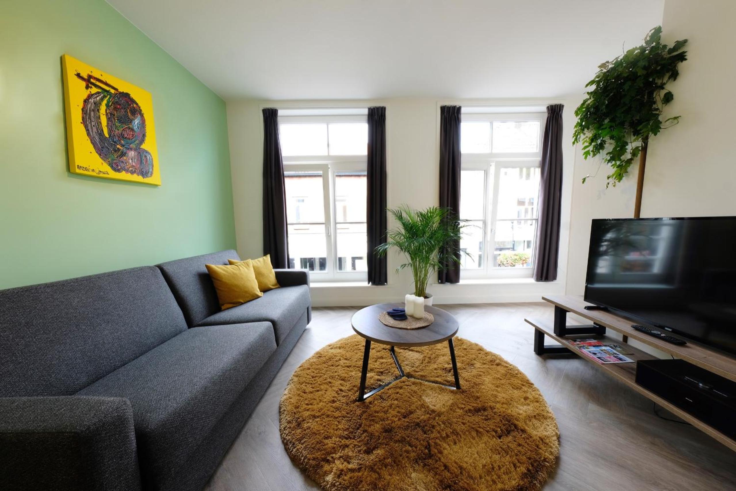 One-Bedroom Apartment