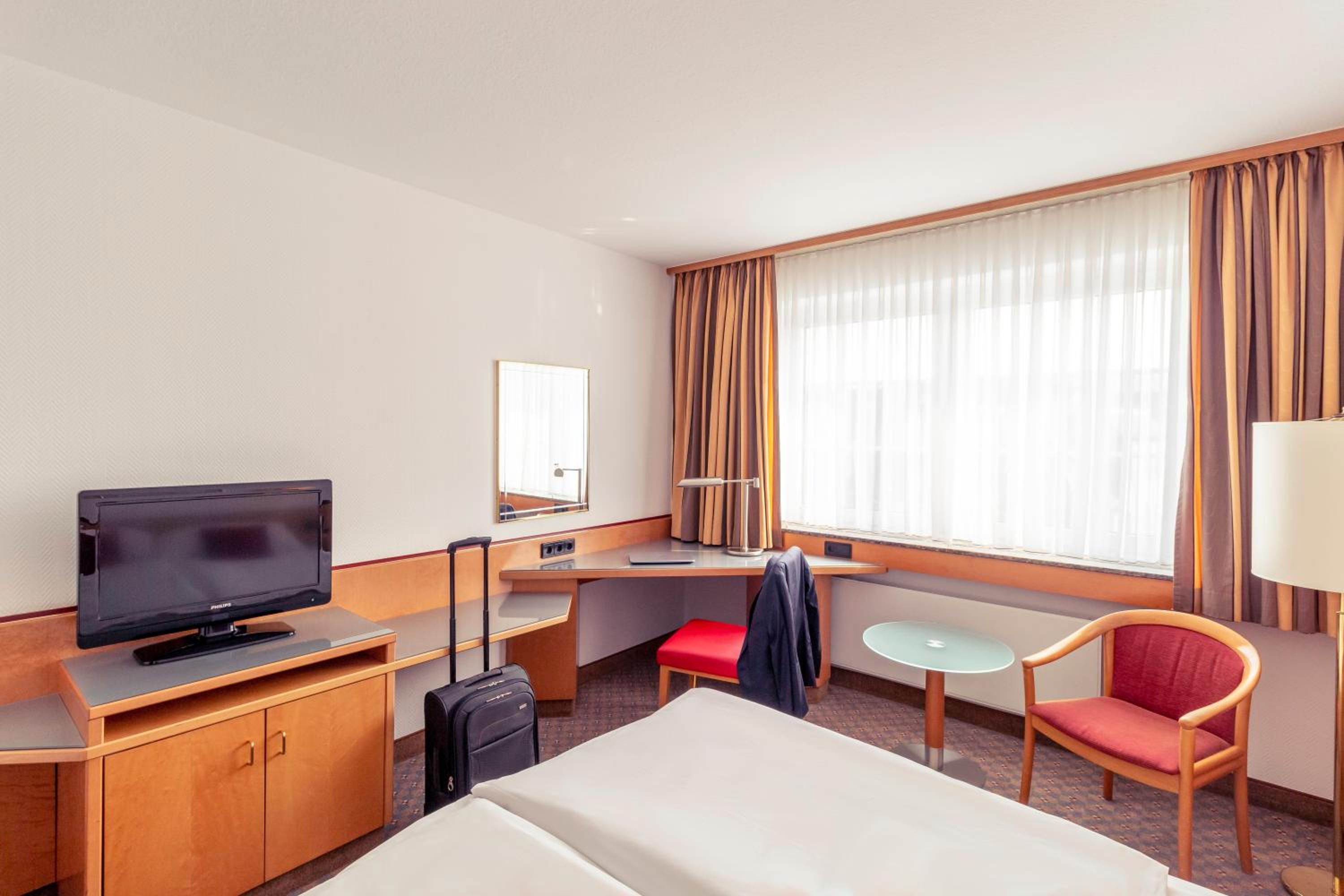 Standard Queen Room - Photo 4