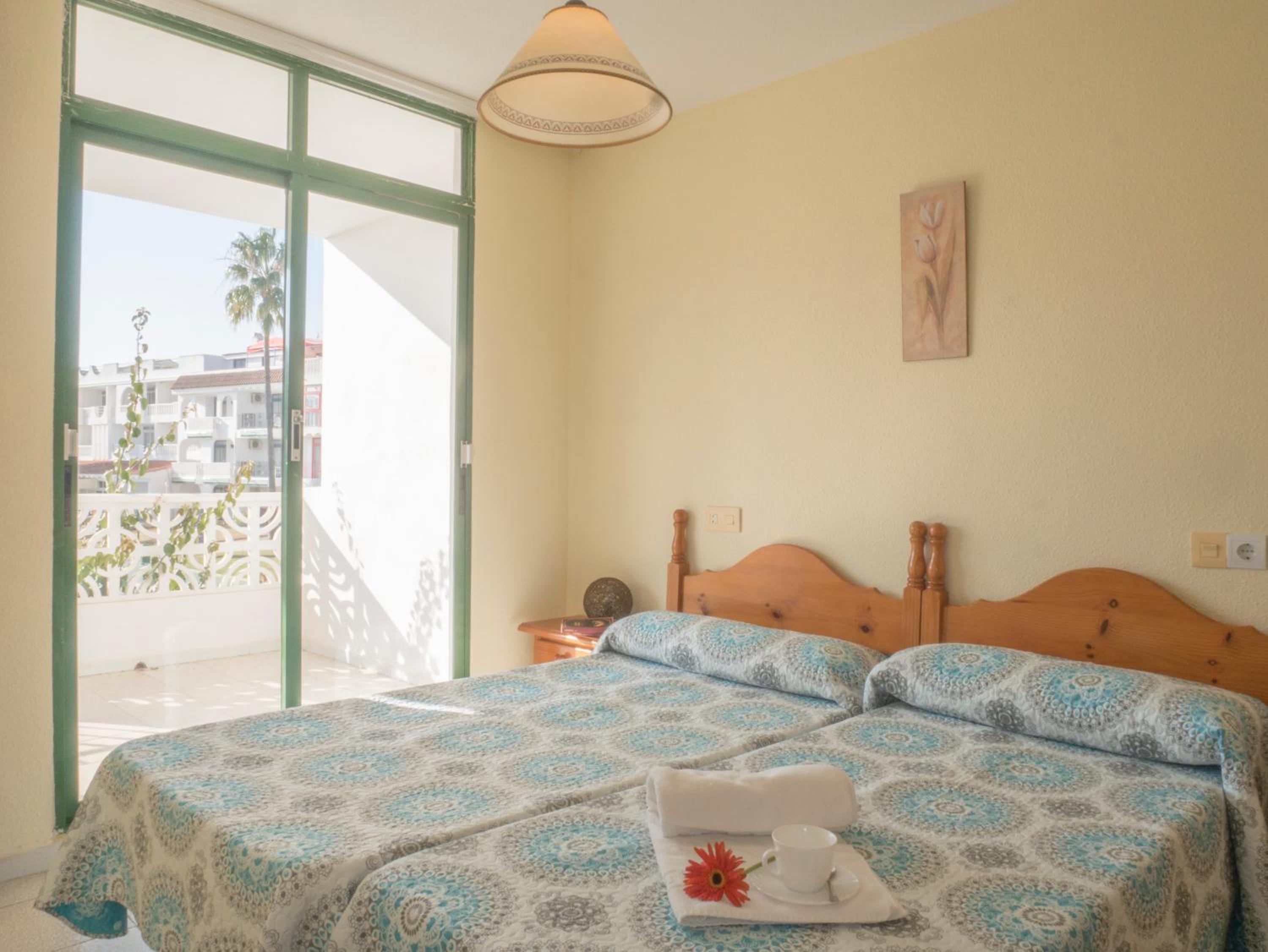 Apartamento de una habitación con vista a la piscina