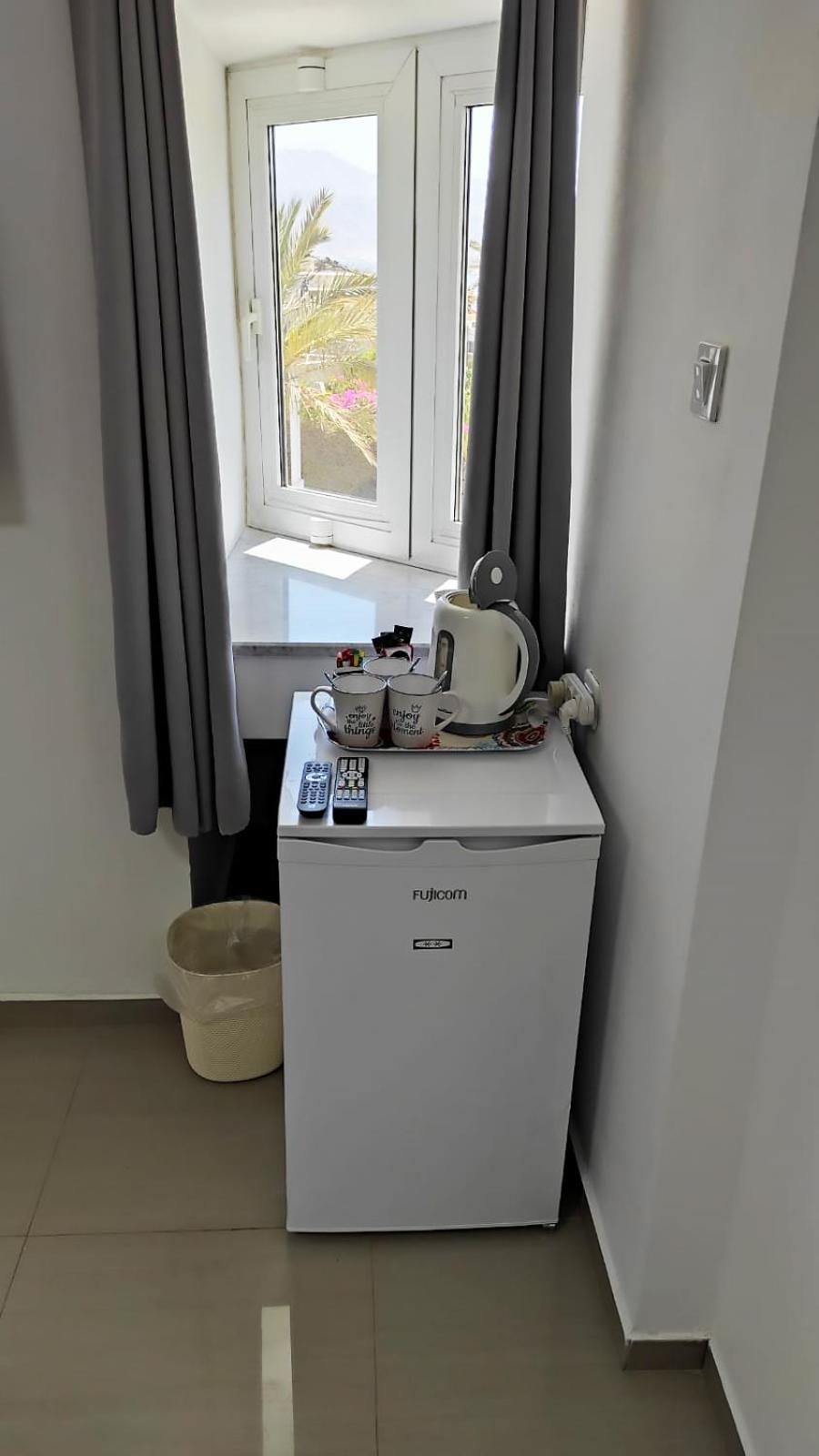 Quadruple Room with Private Bathroom - Photo 6