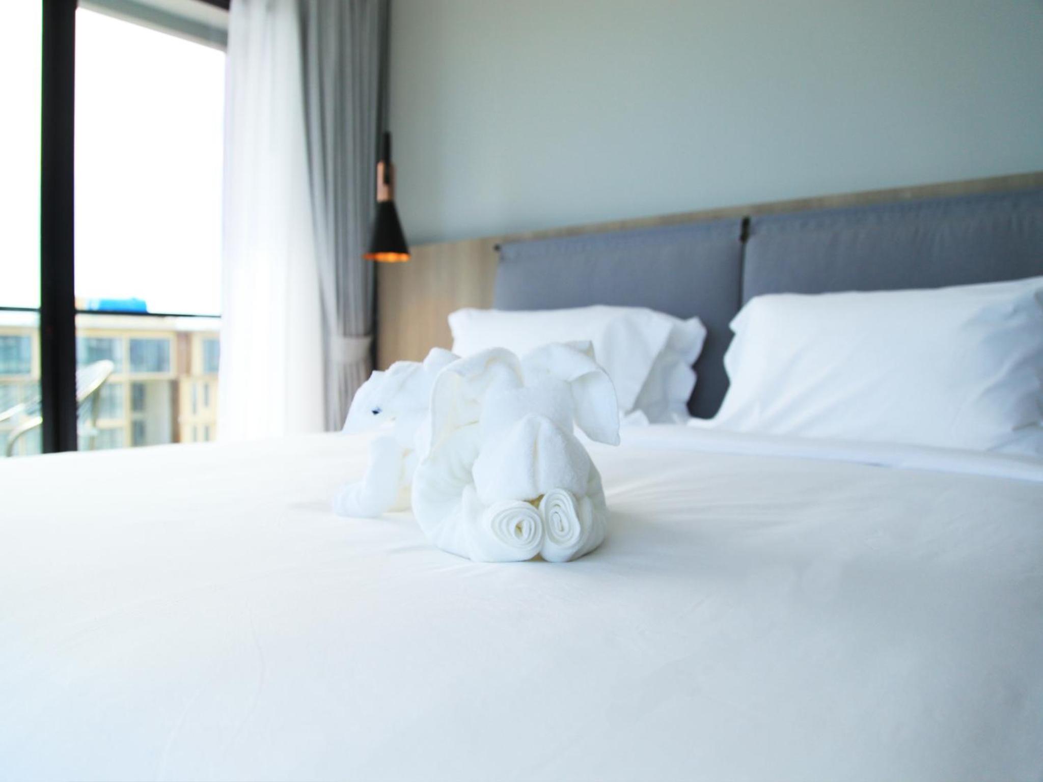 Executive Suite - Photo 18