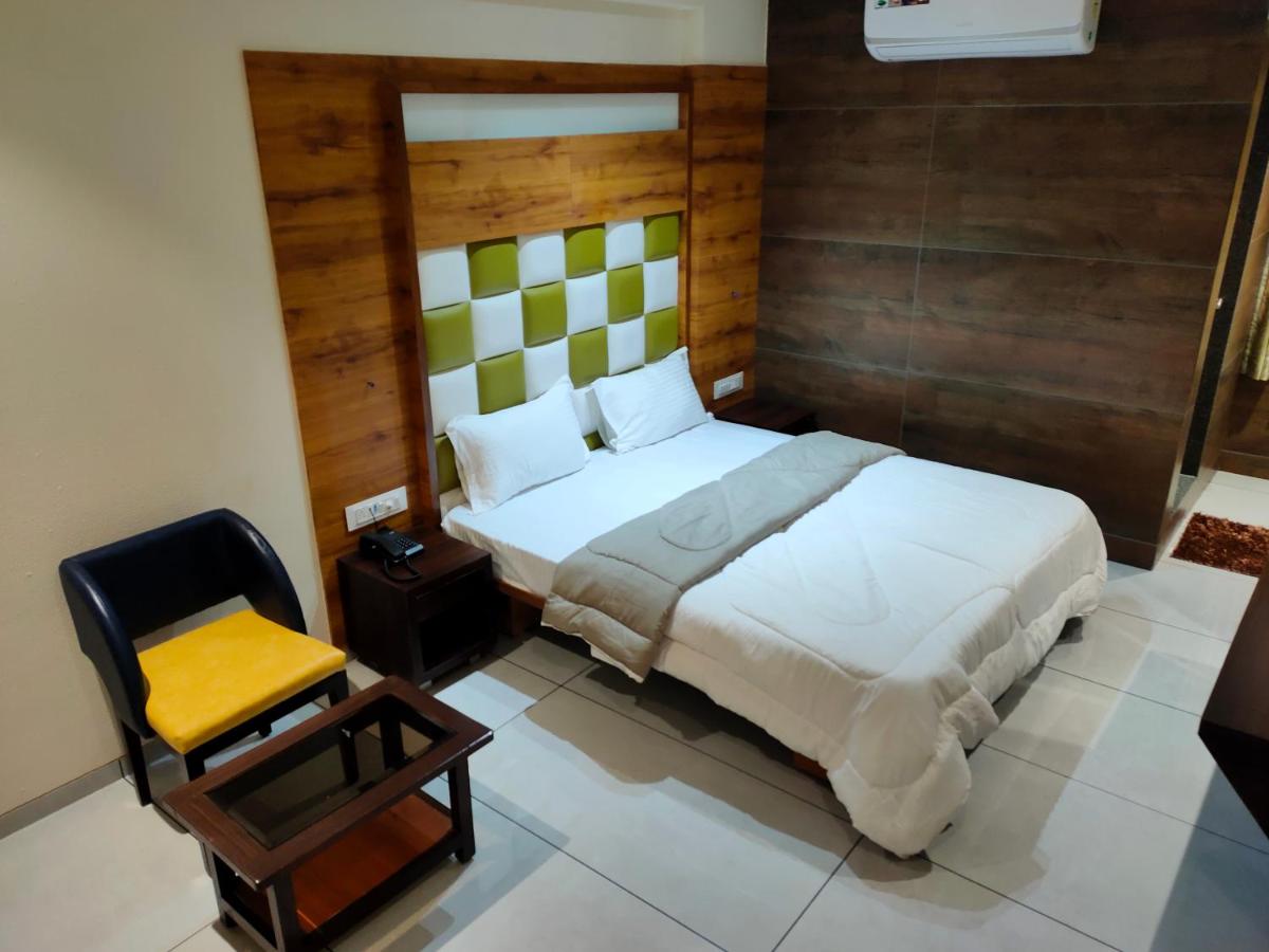 Deluxe Queen Room photo 2
