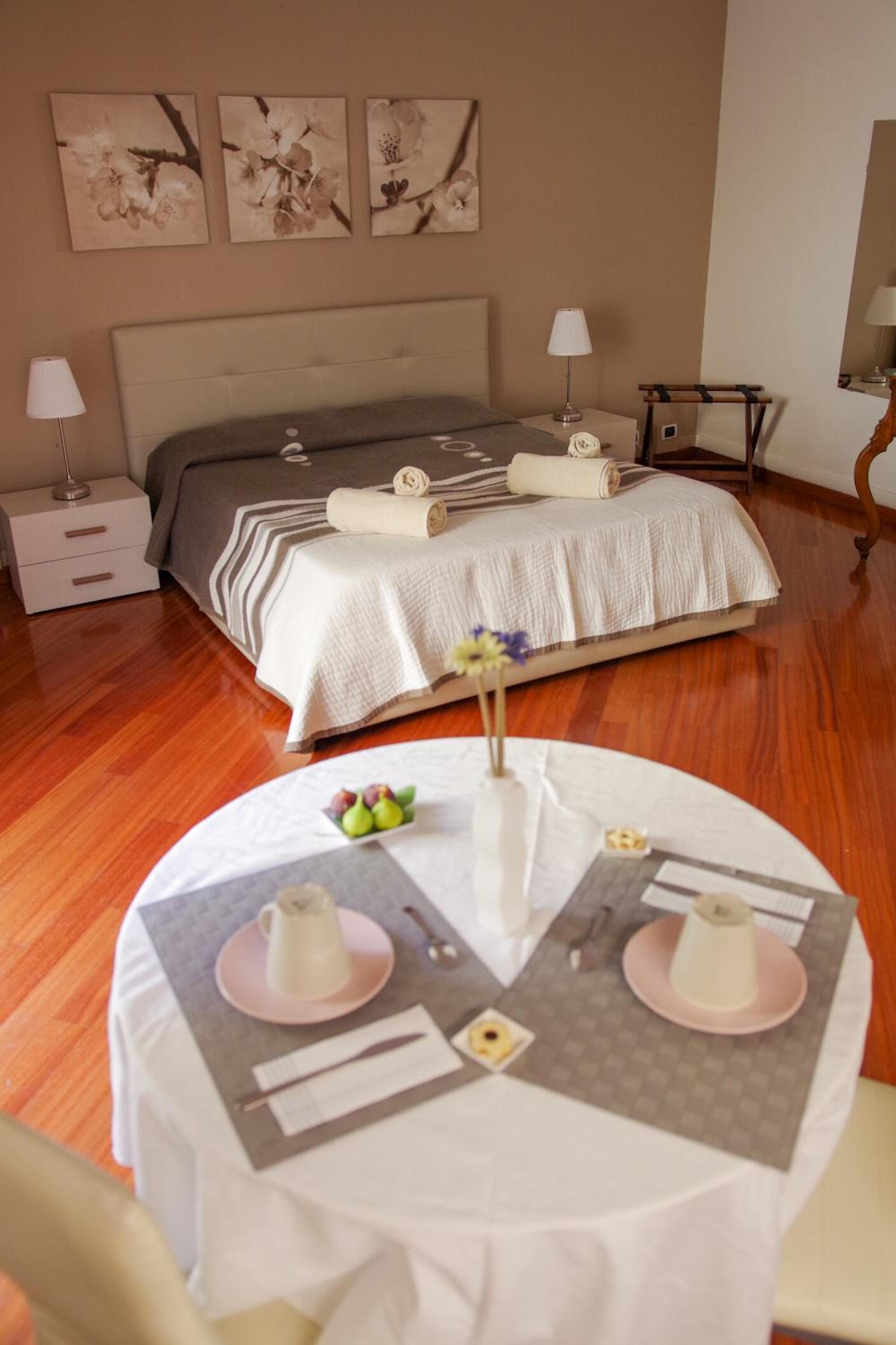 Quadruple Room with Private Bathroom - Photo 7