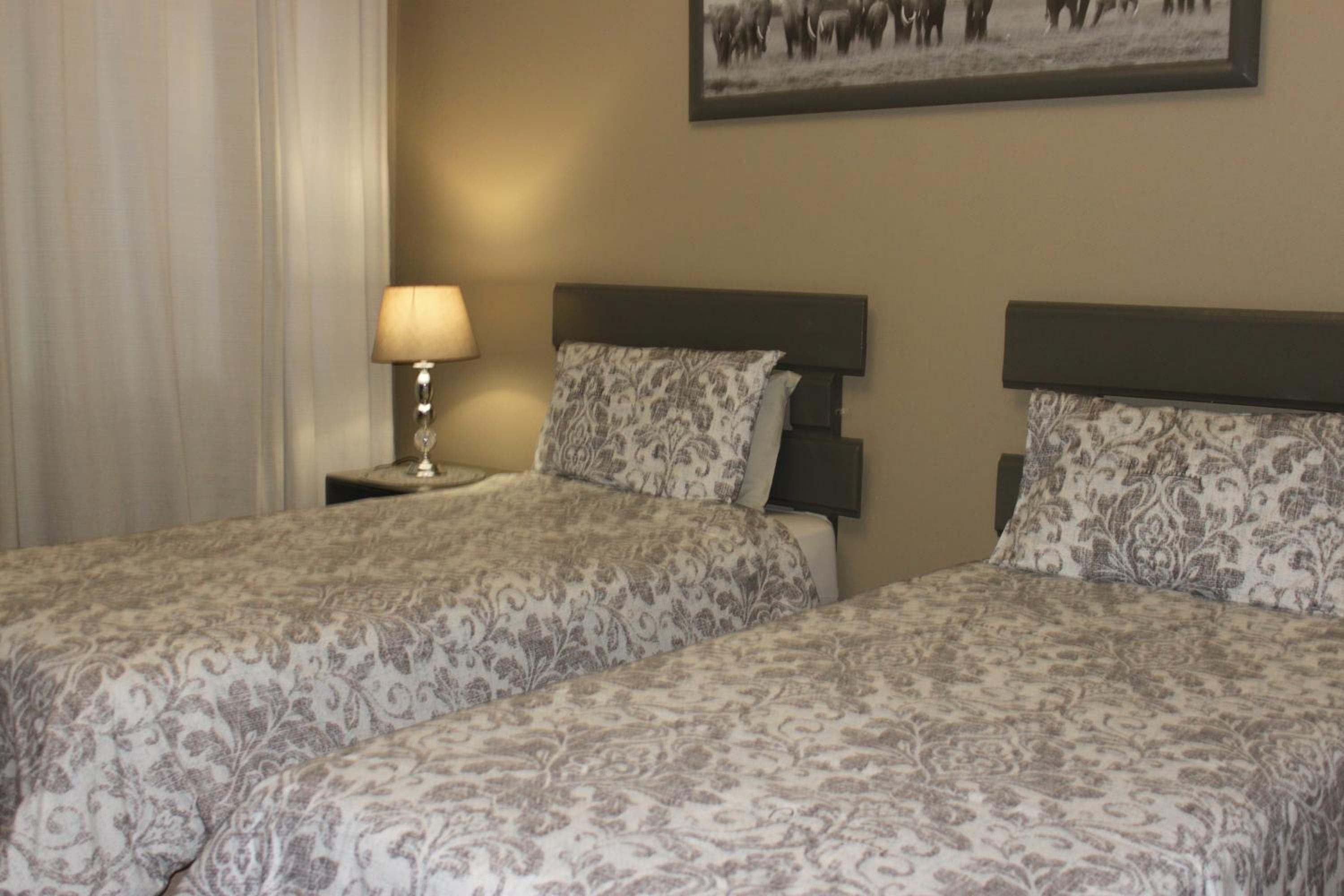 Budget Twin Room - Photo 7