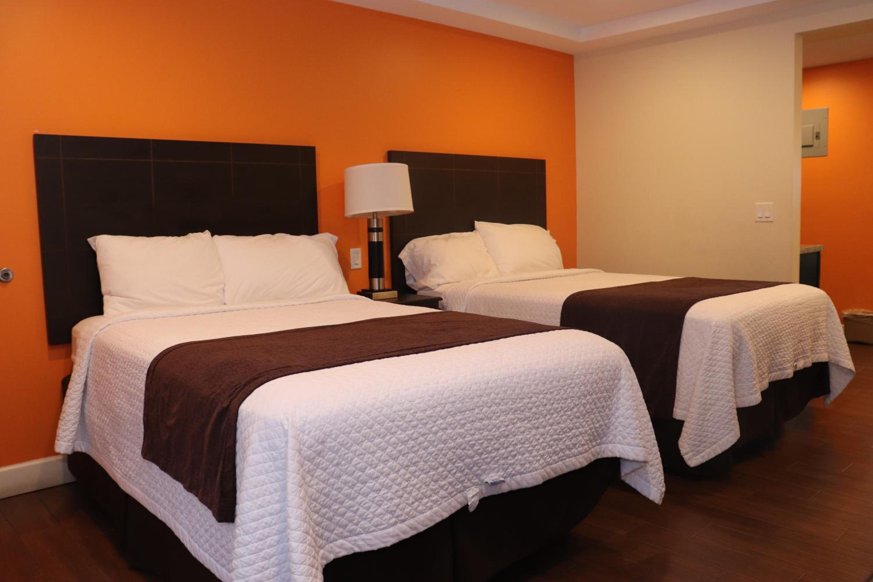 Superior Room with Two Double Beds - Disability Access photo 2