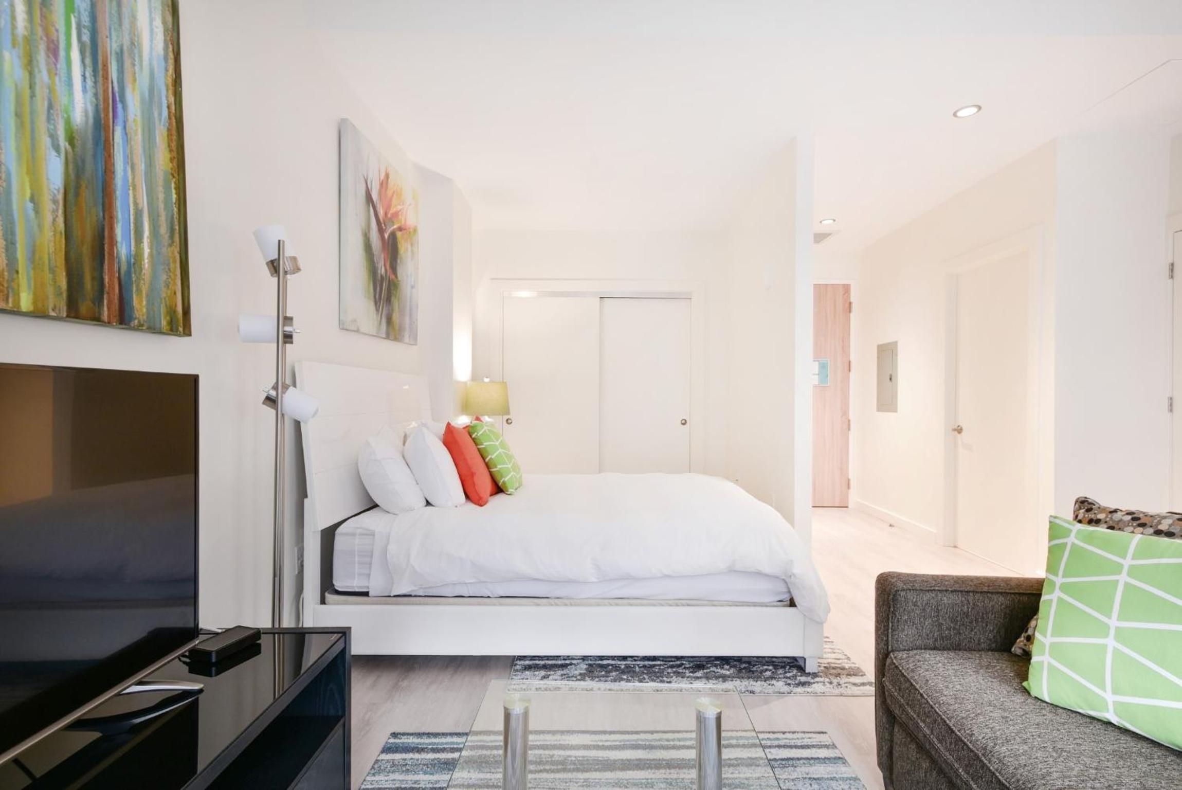 Studio Apartment photo 1