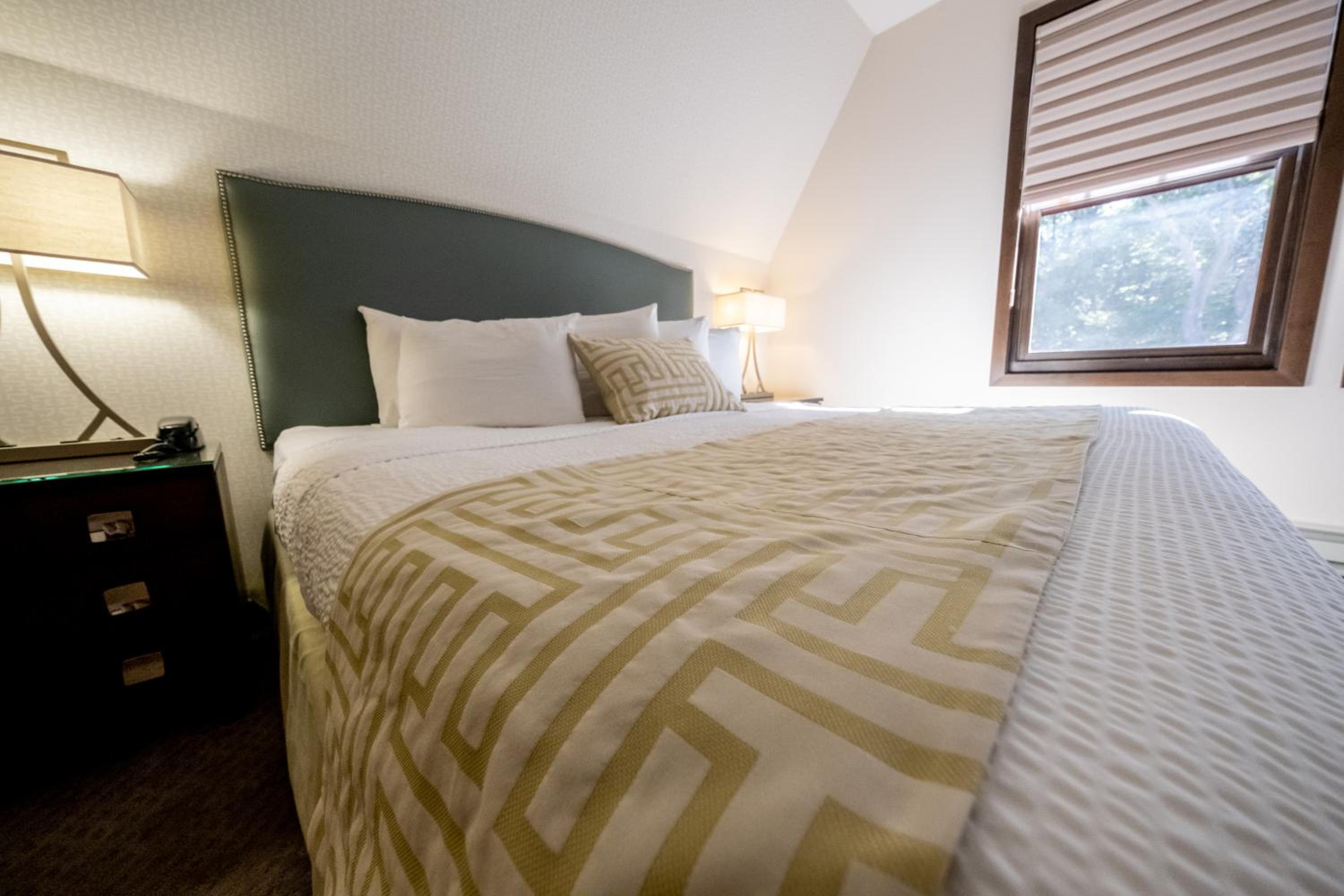 Suite with Spa Bath photo 2