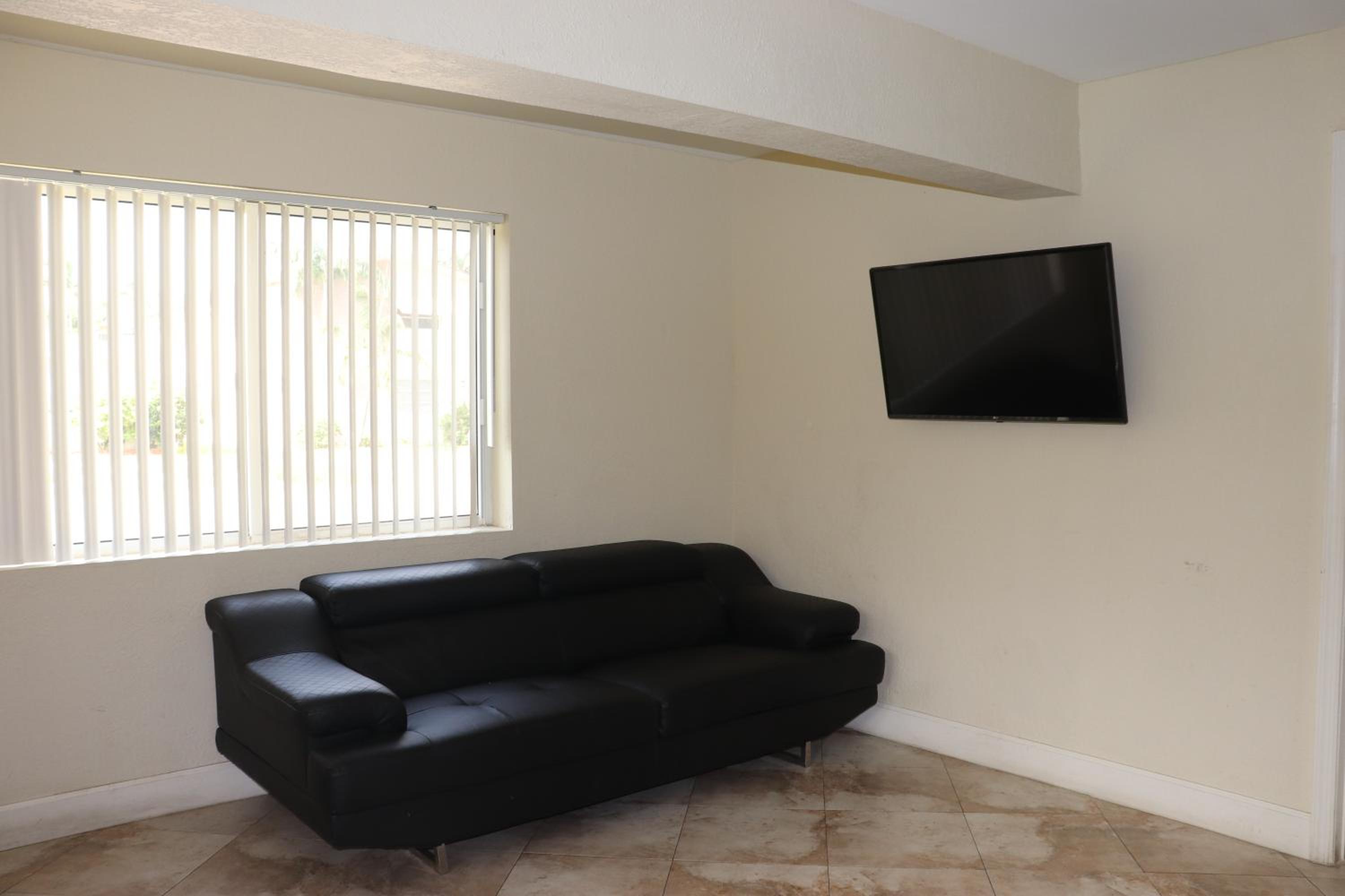 Two-Bedroom Suite photo 3