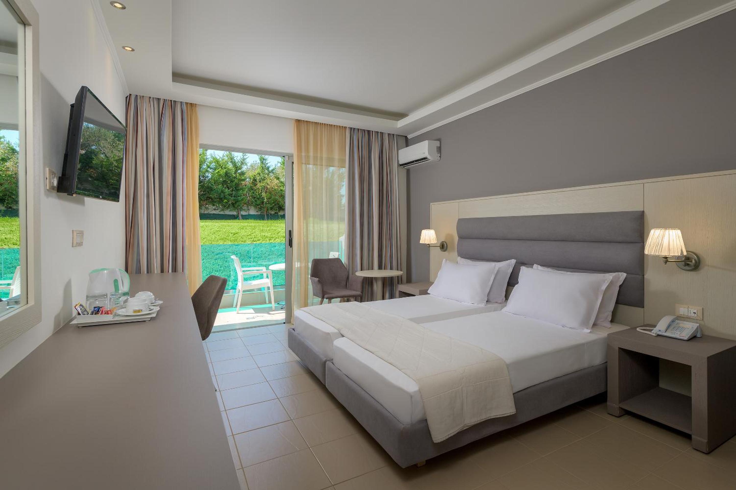 Standard Room with Garden View