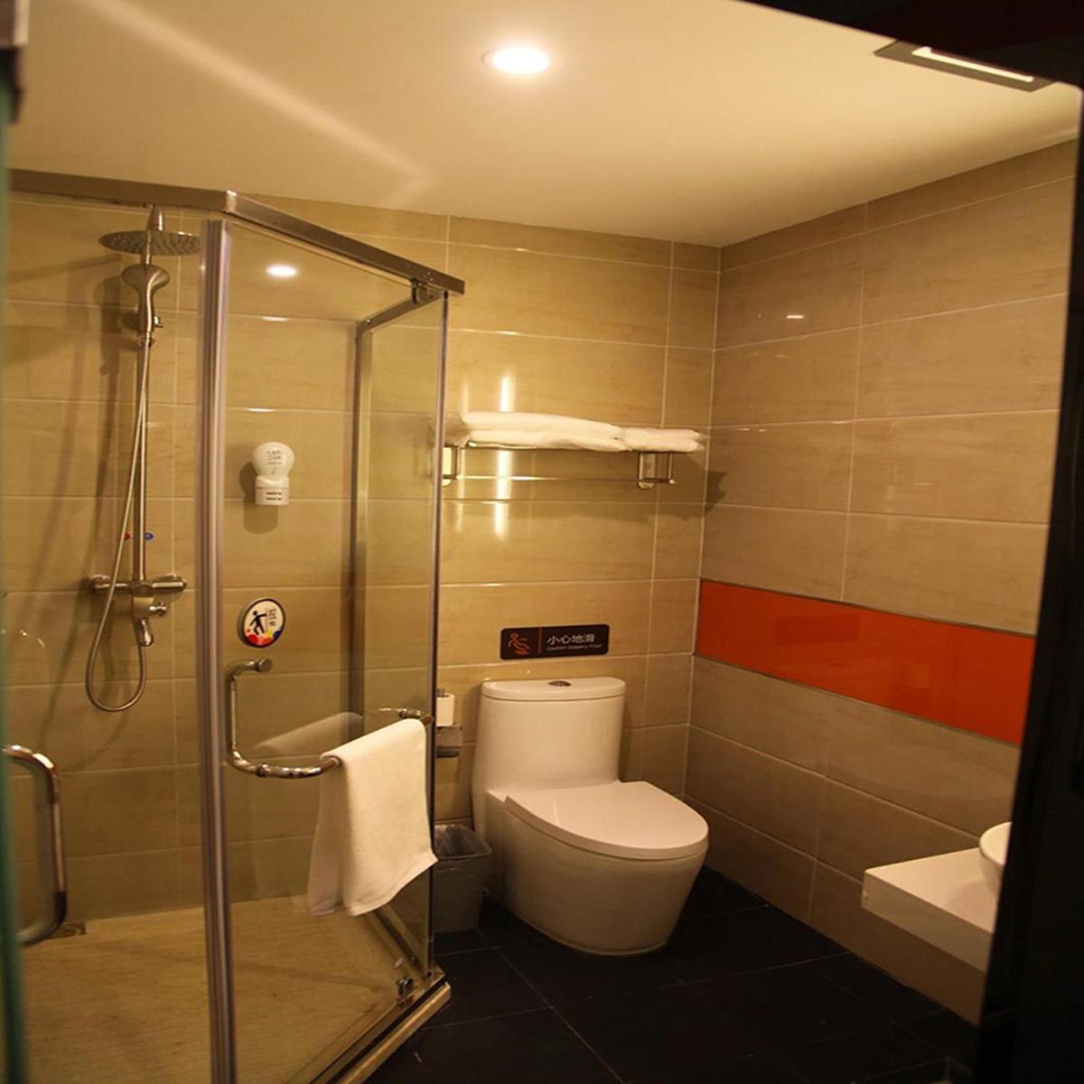 Twin Room - Photo 2