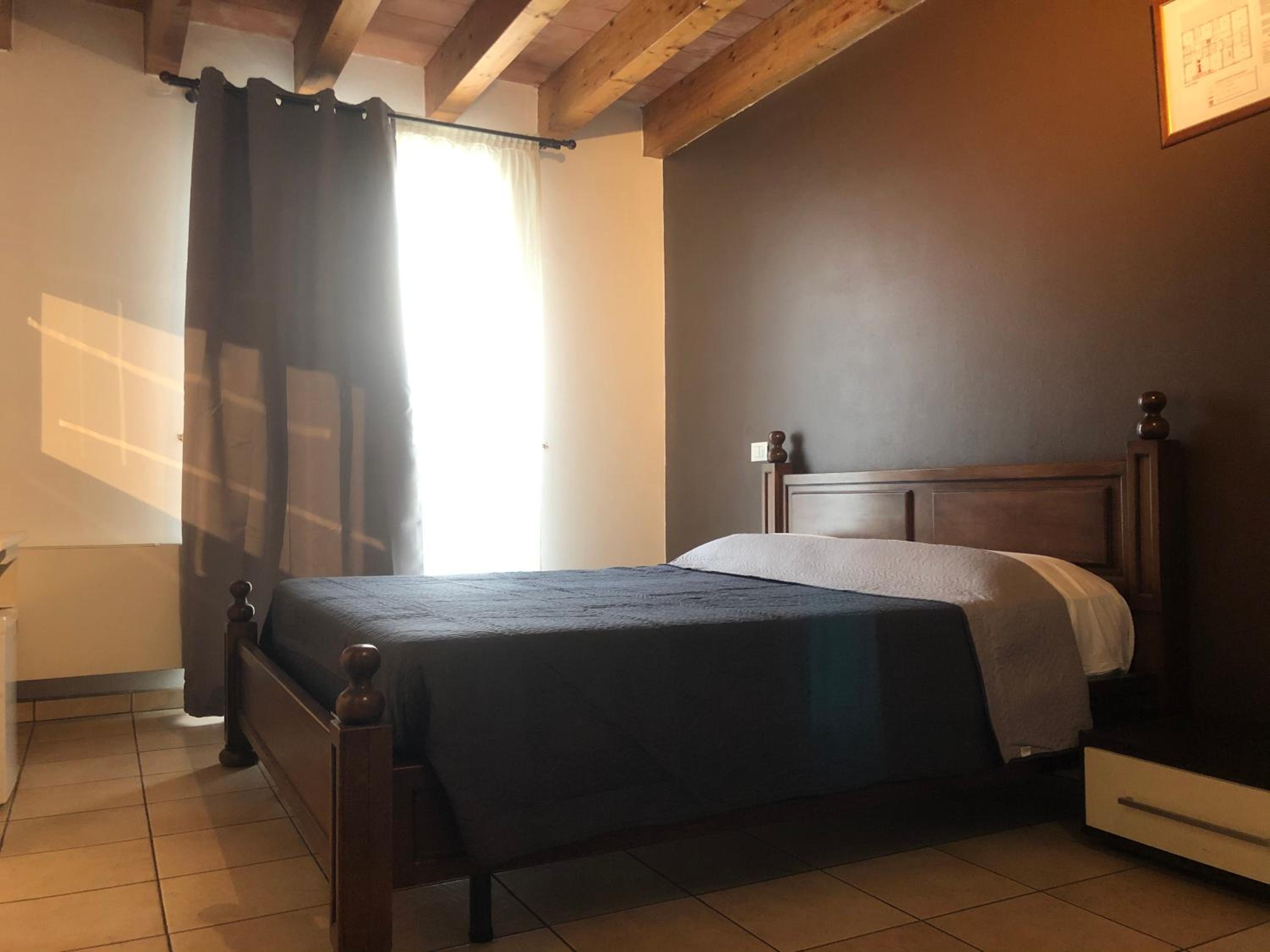 Double Room - Photo 5