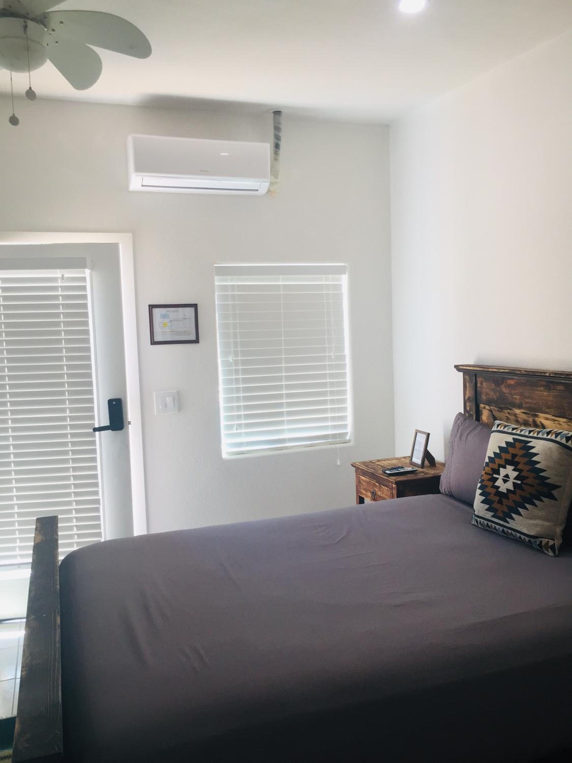 Queen Room with Pool View - Photo 1