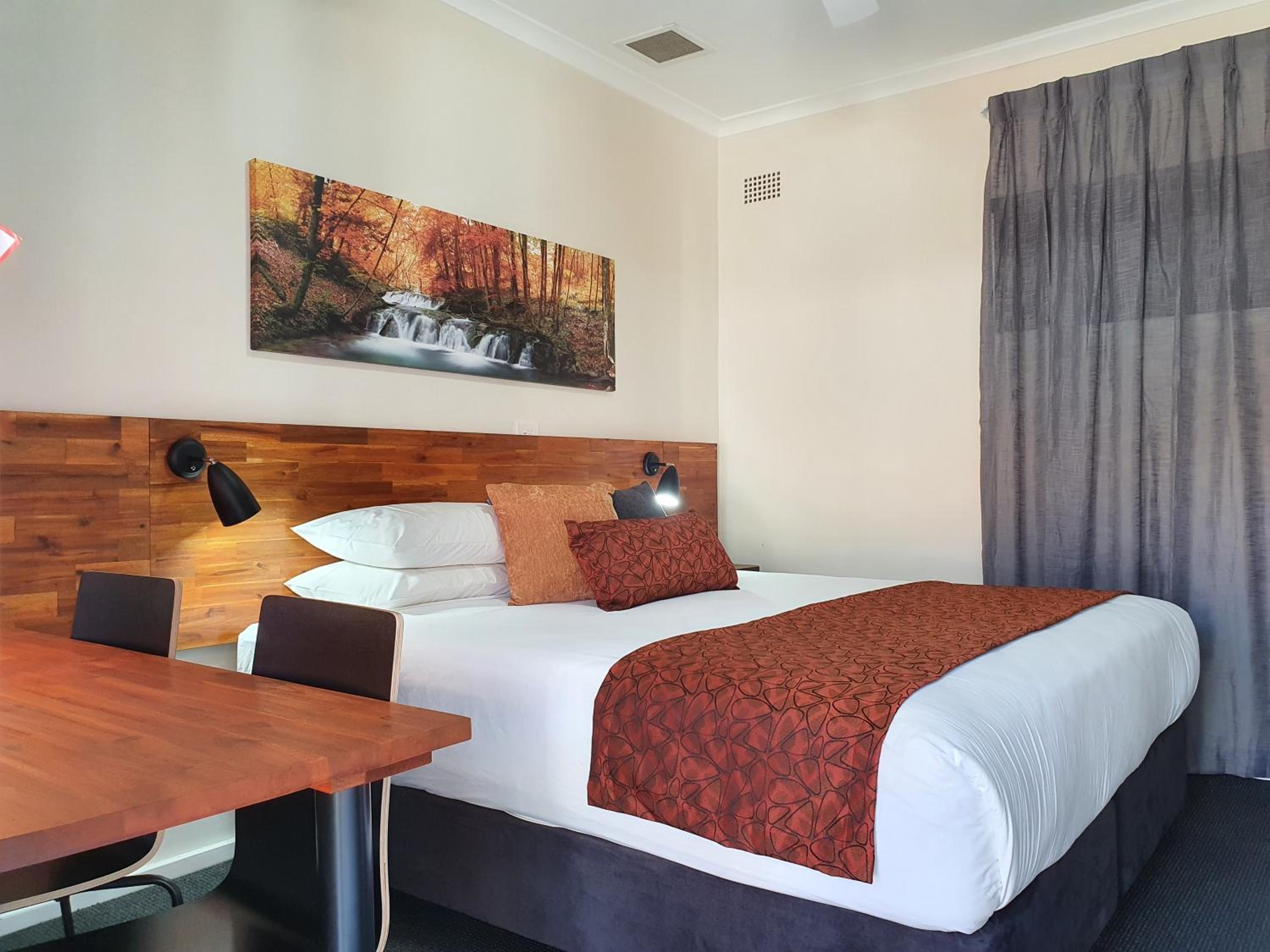 Standard King Room - Photo 1