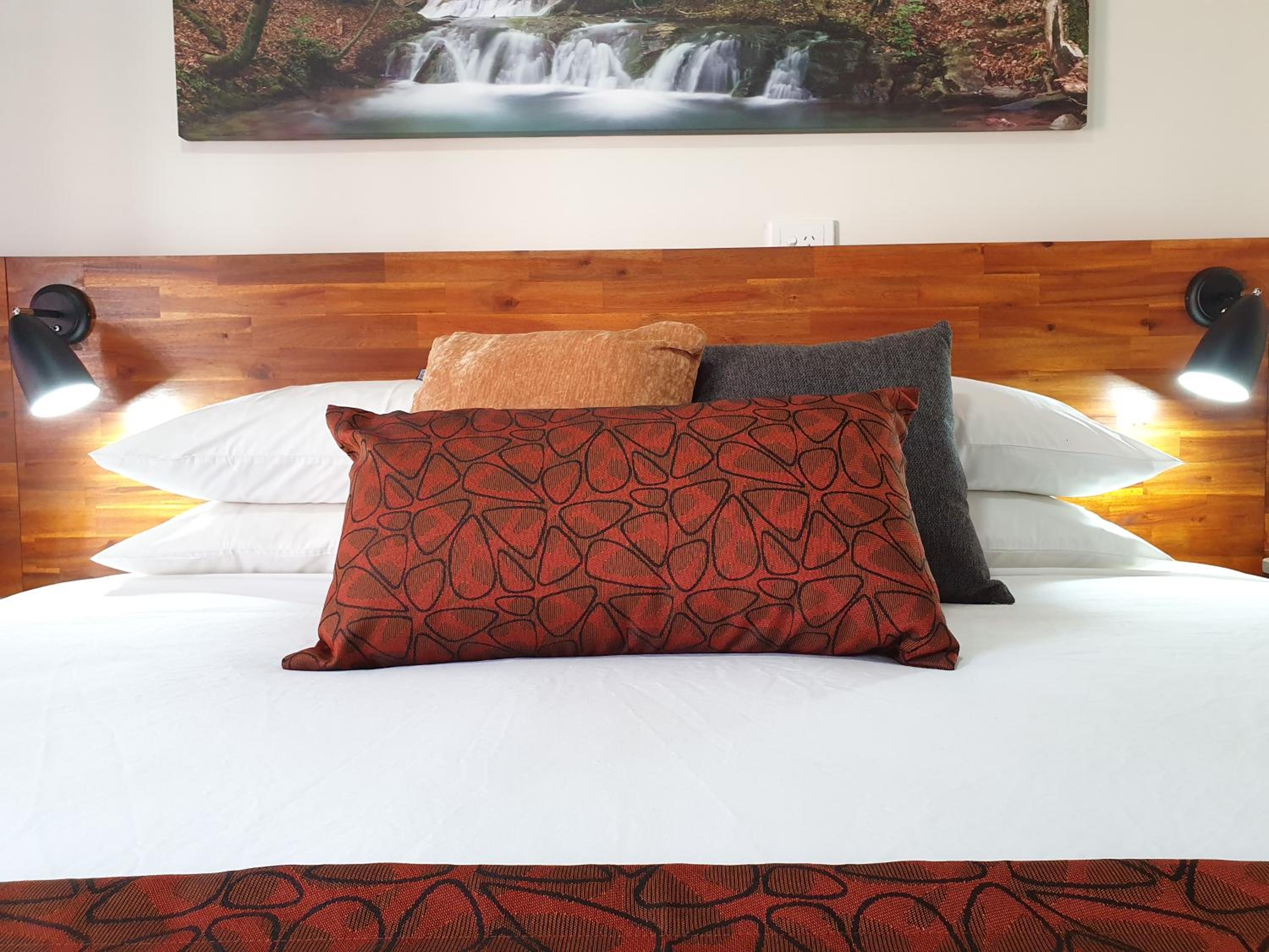 Standard King Room - Photo 7
