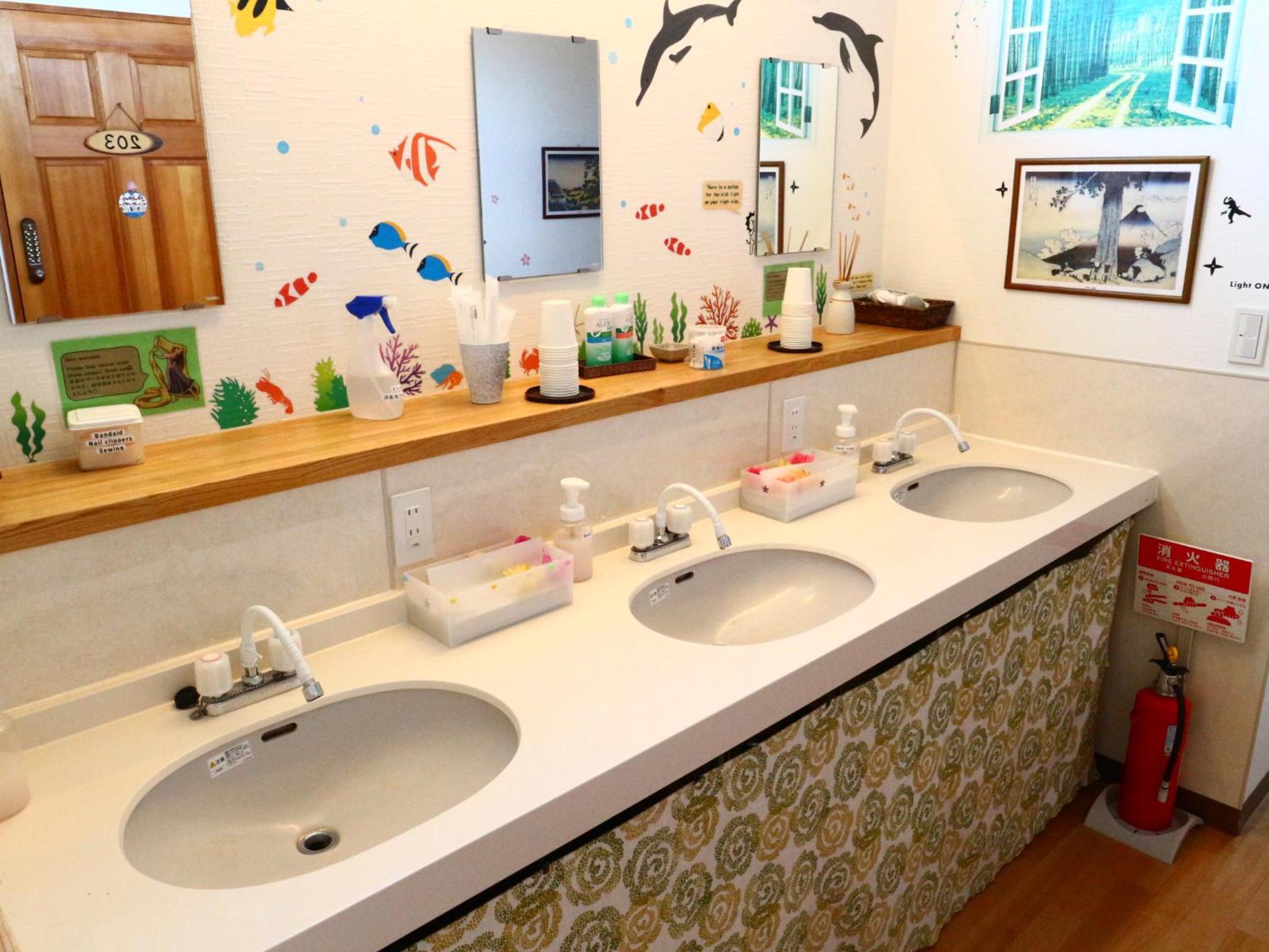 Family Room - Photo 40