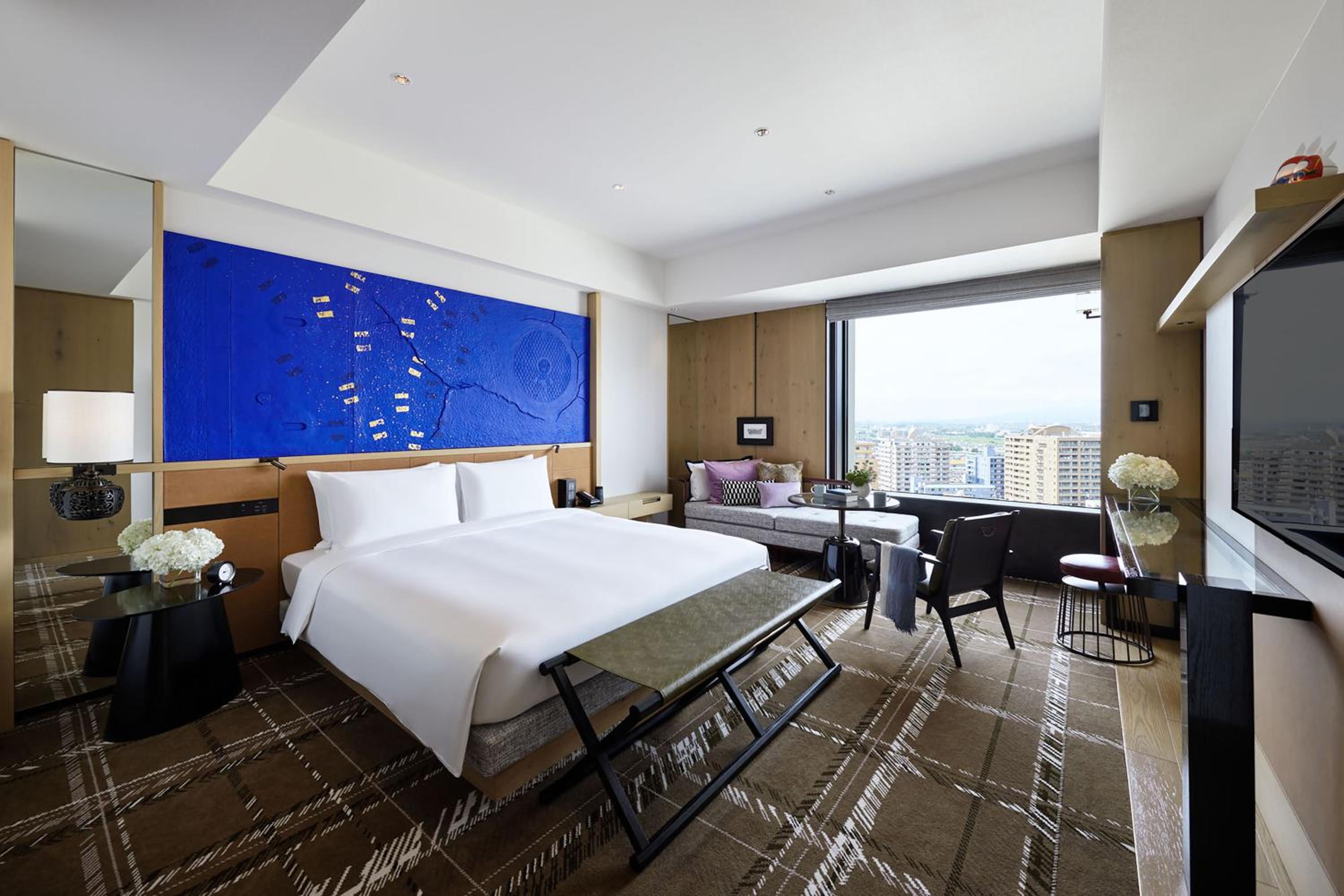 Deluxe King Room - Photo 5