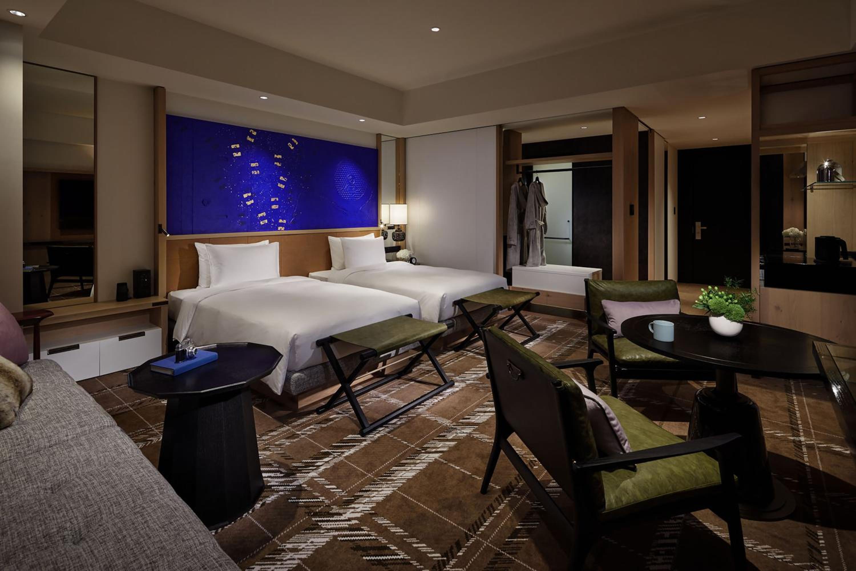Premium Twin Room - Photo 2