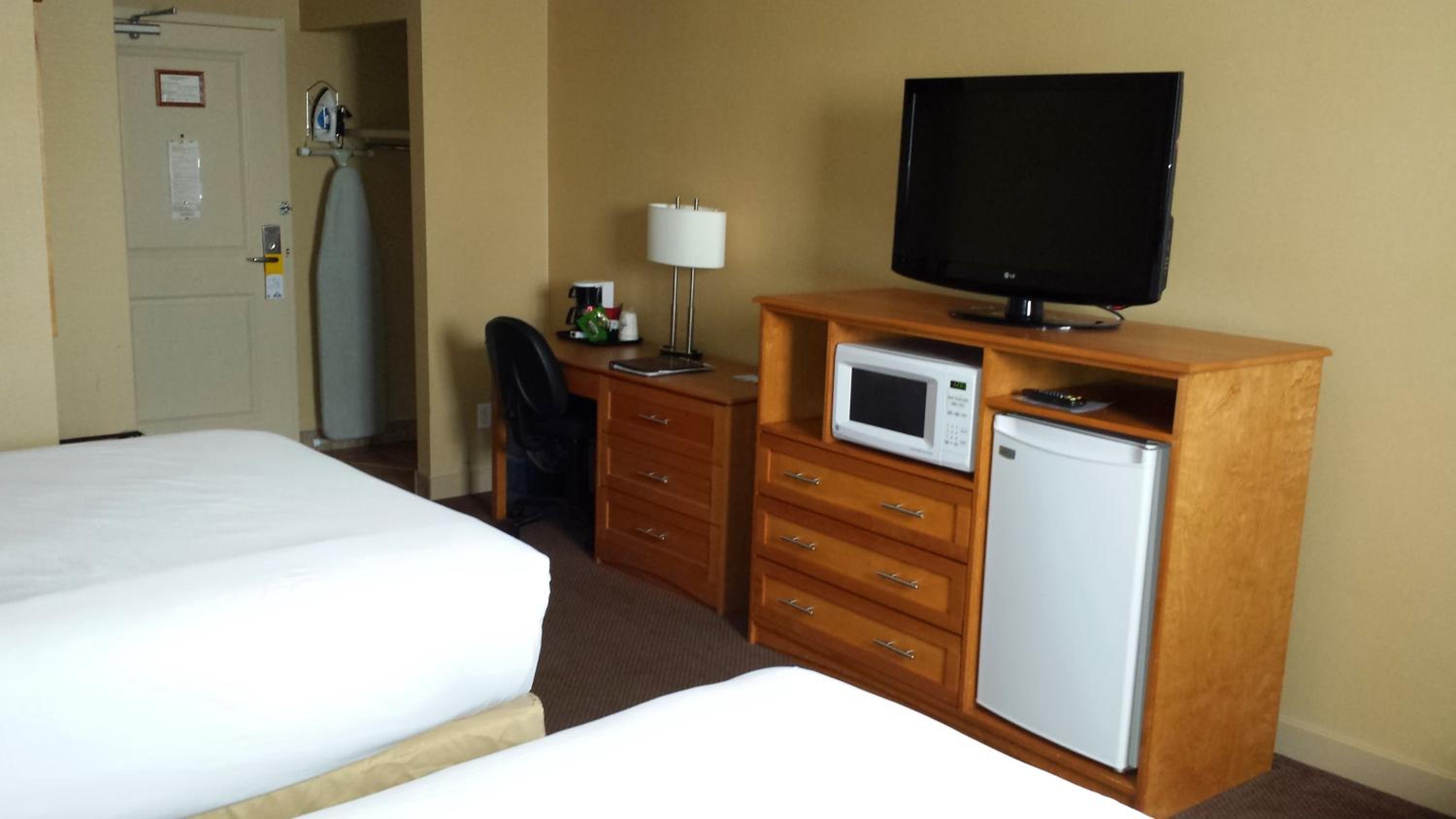 King Room - Non-Smoking - Photo 2
