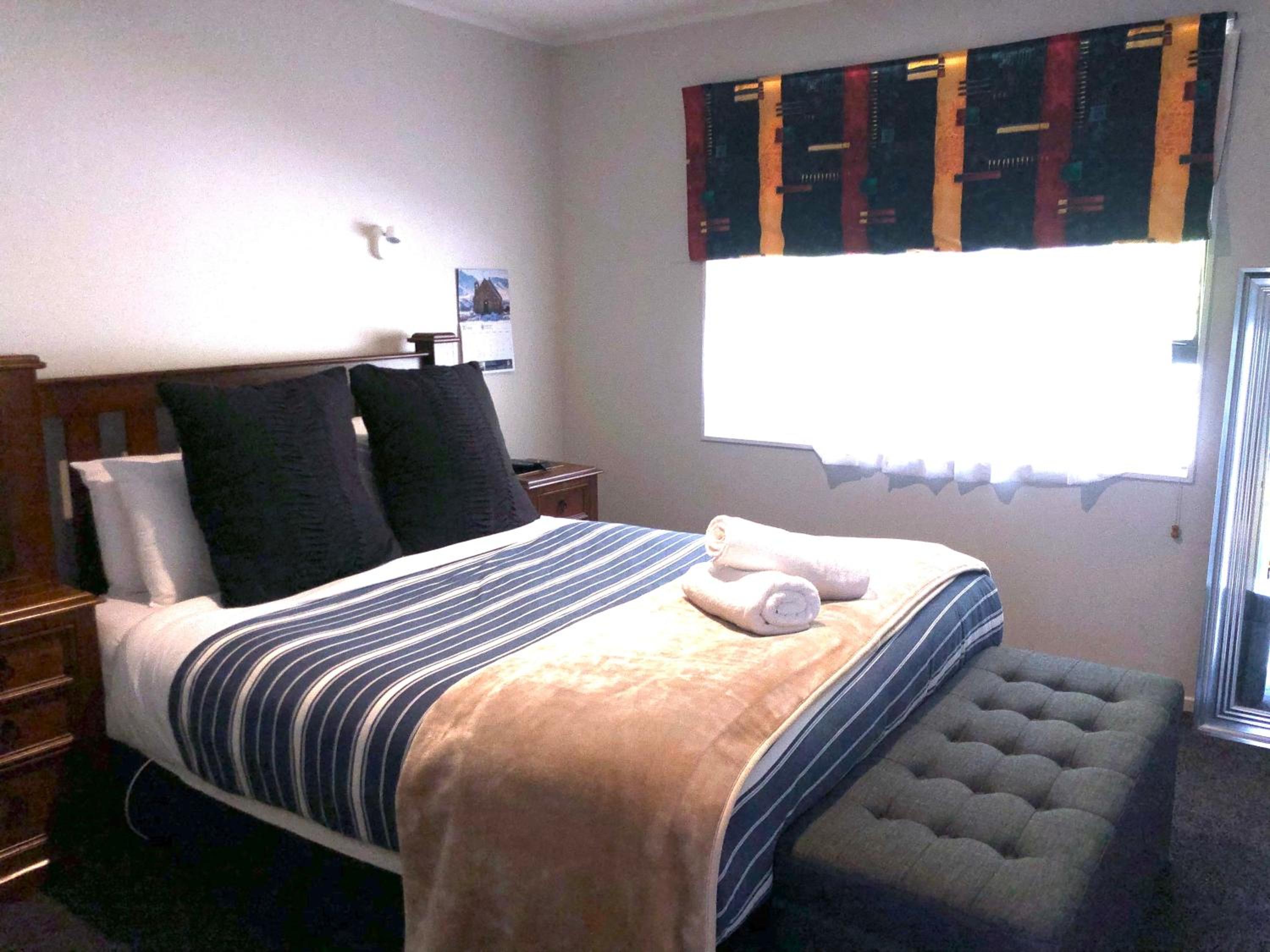 Three-Bedroom House - Photo 6