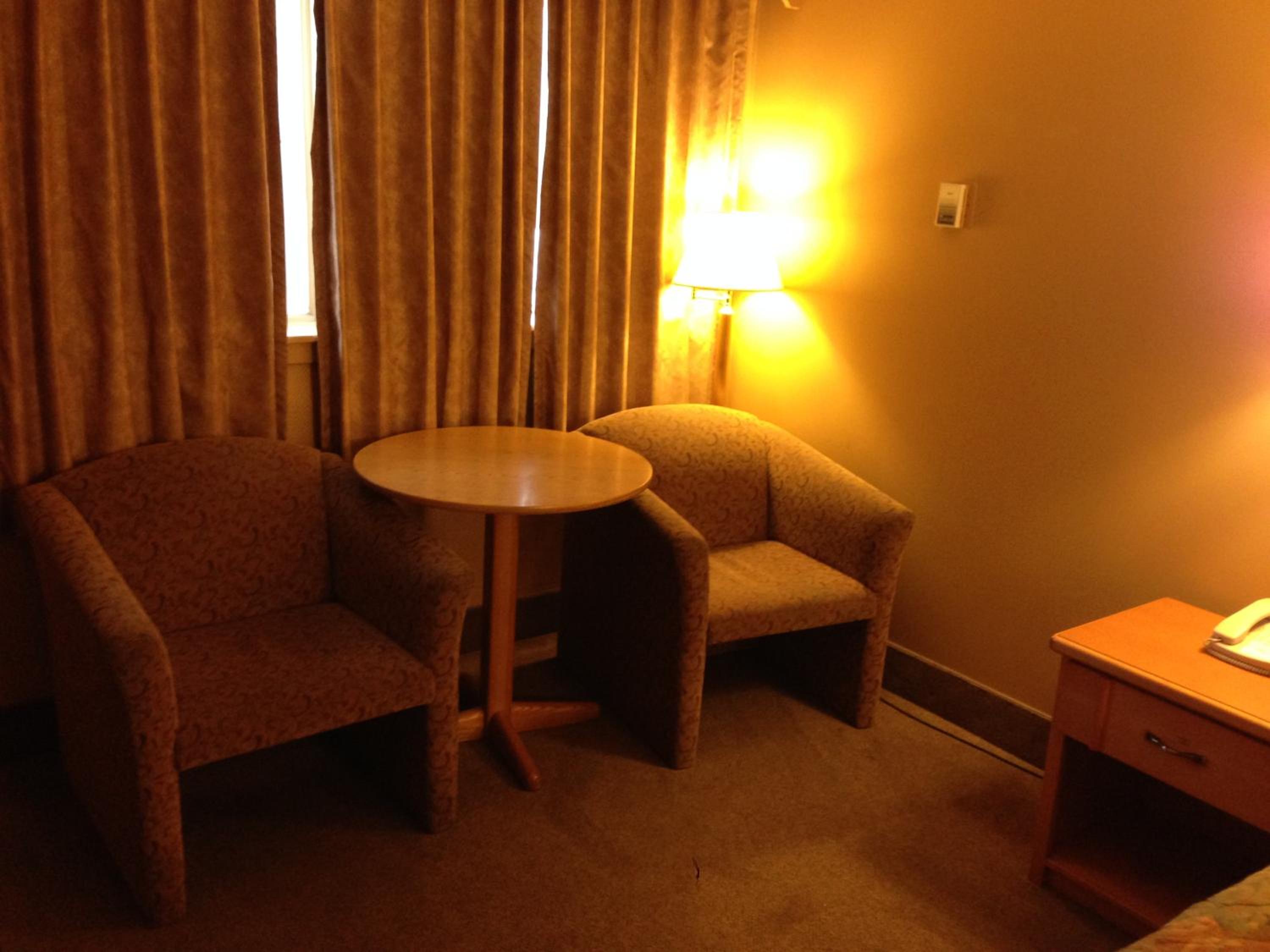 Queen Room - Non-Smoking - Photo 4