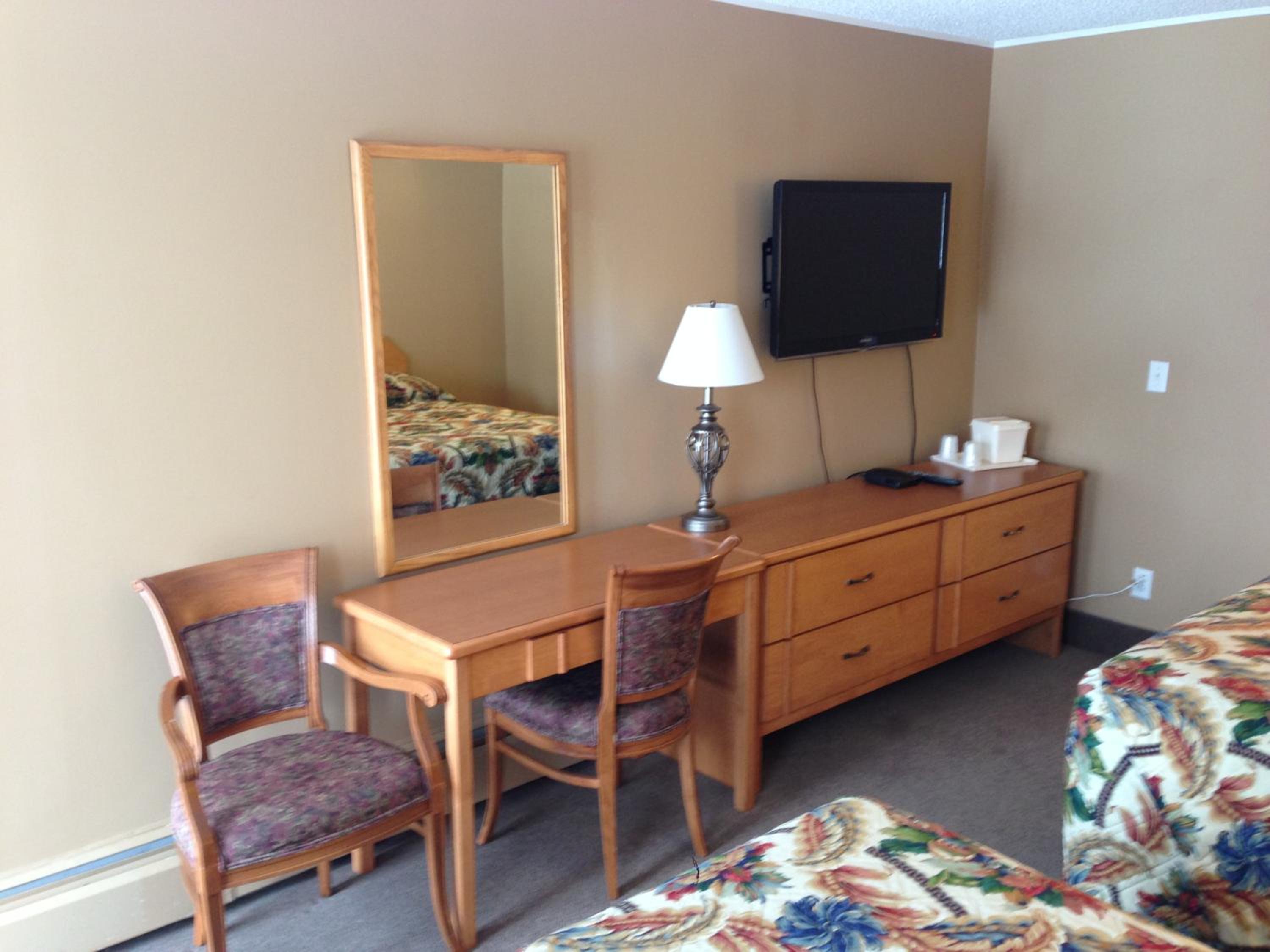 Queen Room with Two Queen Beds - Smoking
