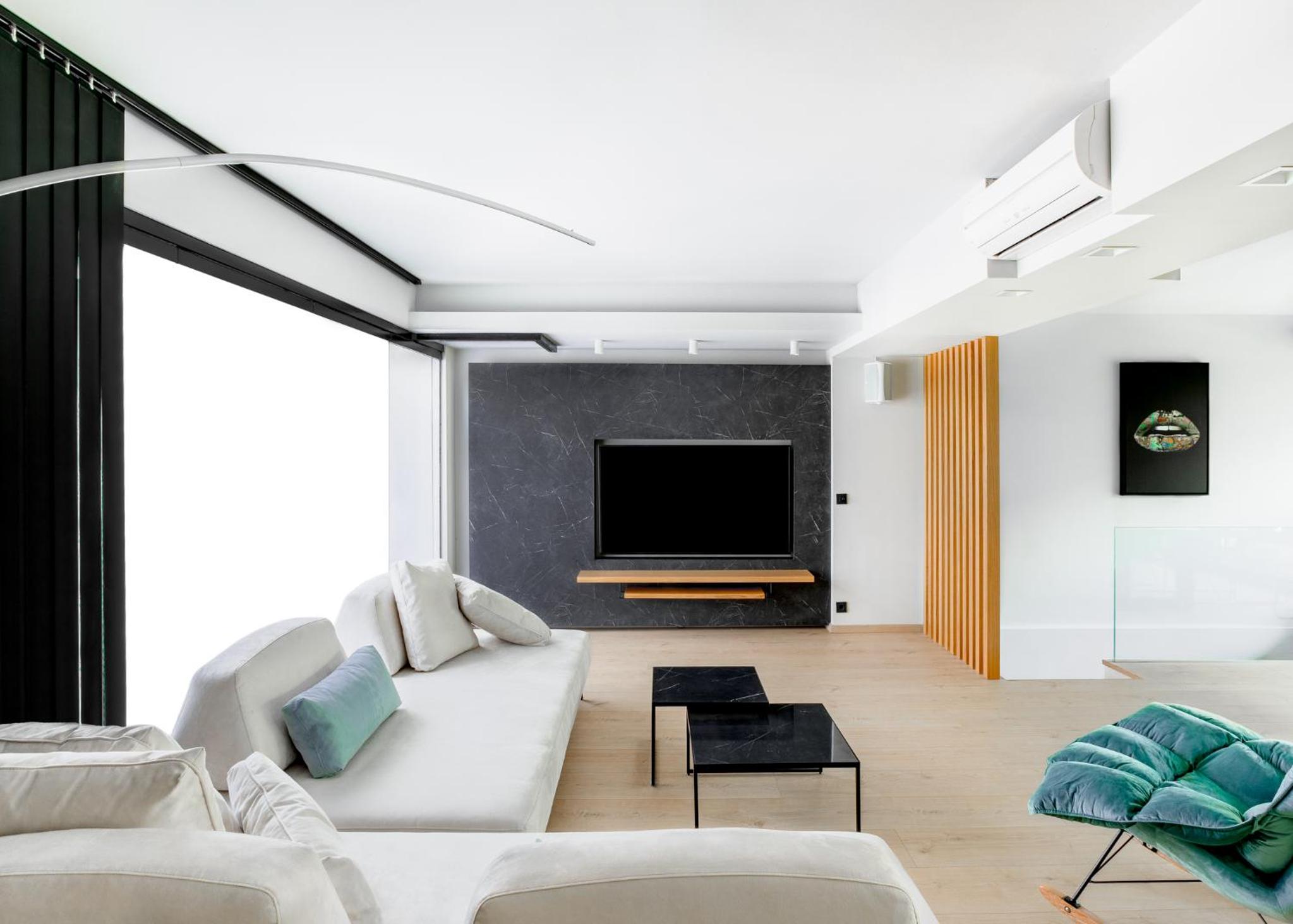 One-Bedroom Apartment - Photo 1