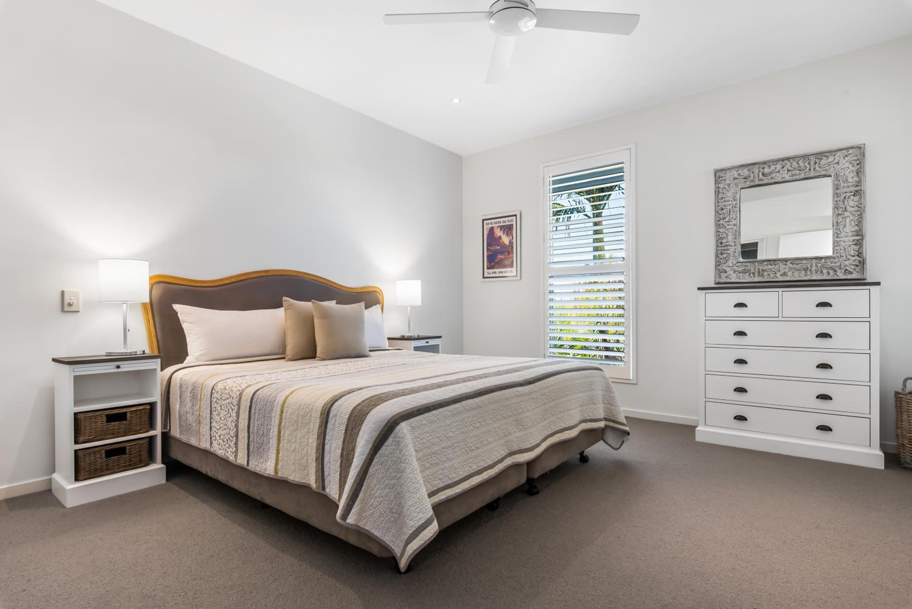 Two-Bedroom Apartment with Water View - Photo 3