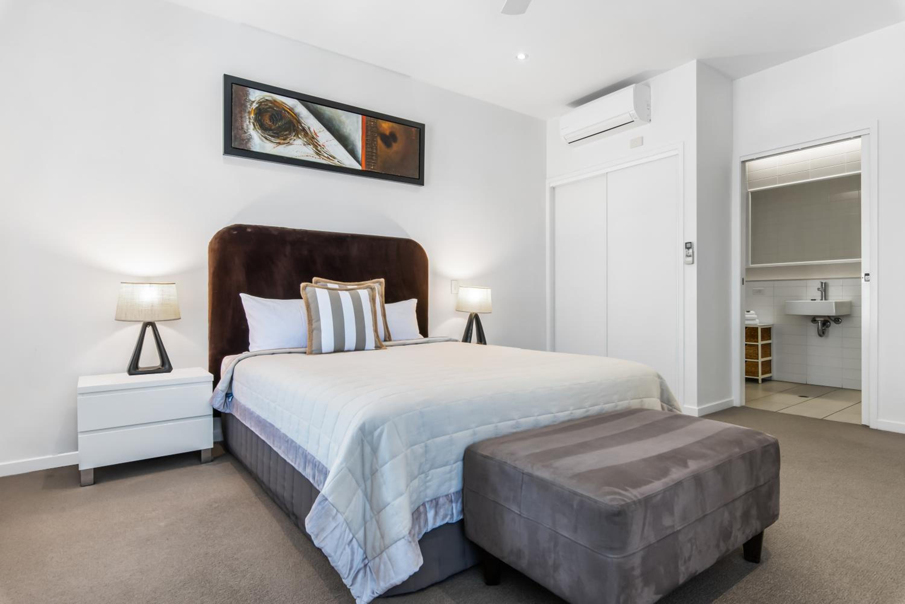 Two-Bedroom Apartment with Water View - Photo 16