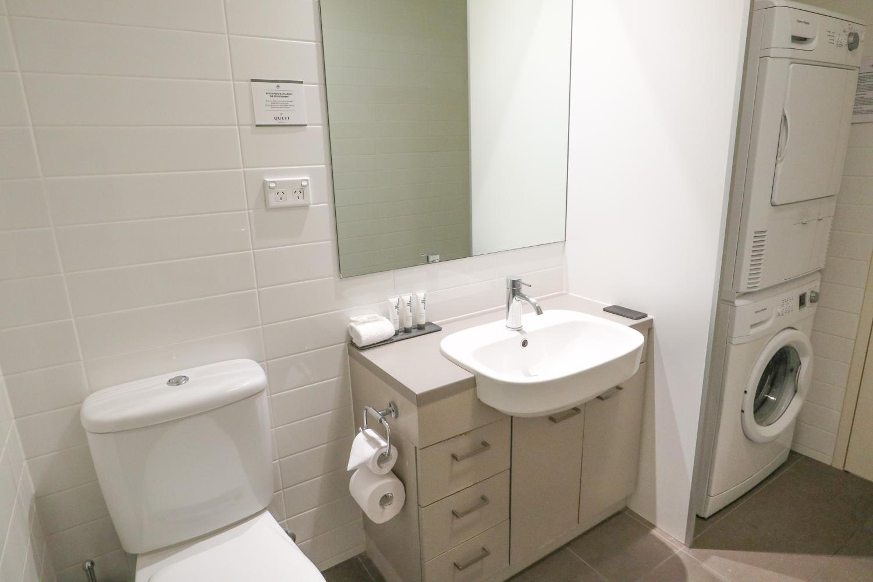 One-Bedroom Apartment - Photo 5