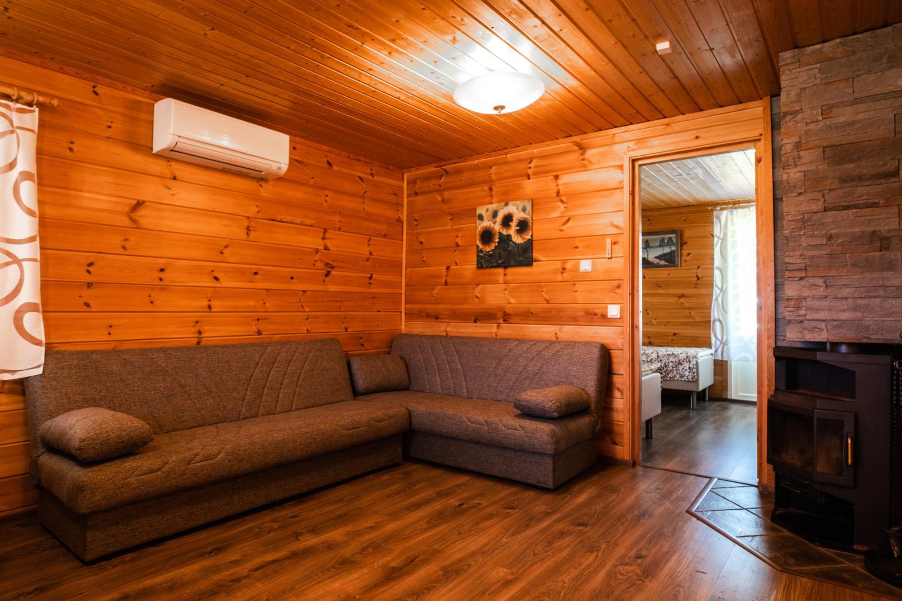 One-Bedroom Chalet - Photo 3
